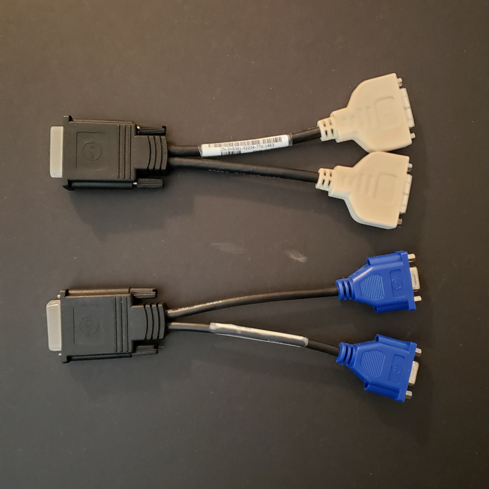 4T606 A01 - DELL Y-Splitter Video Cable Set of 2: Dual DVI D and VGA channels.