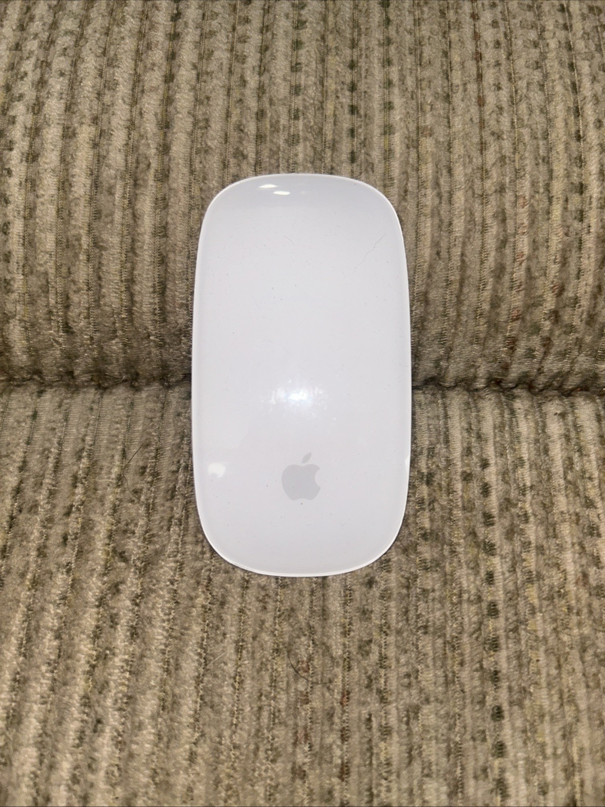 GENUINE Apple Magic Mouse 2 Wireless Silver/Gray (Model A3204)