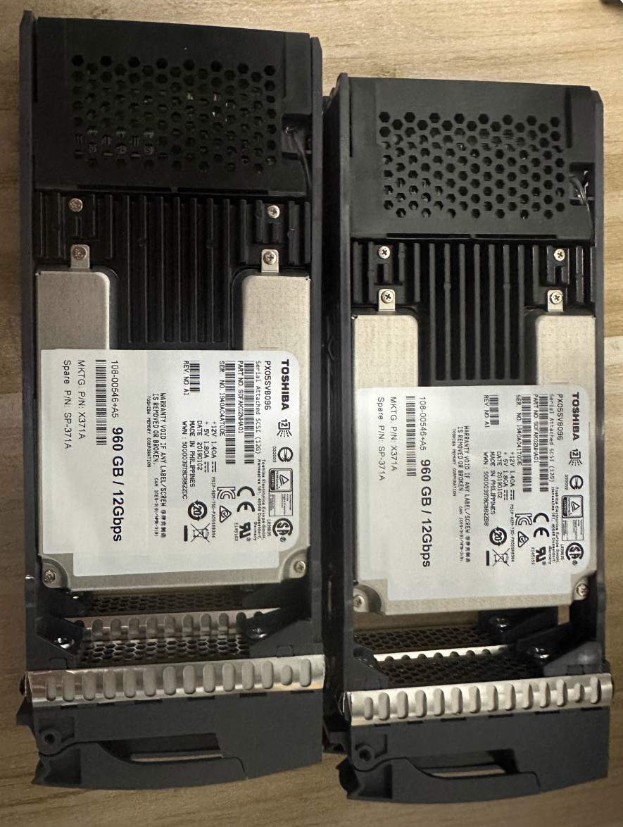 NewNetapp SP-371A X371A 960GB SAS 12Gbps MU SFF 2.5" SSD PX05SVB096