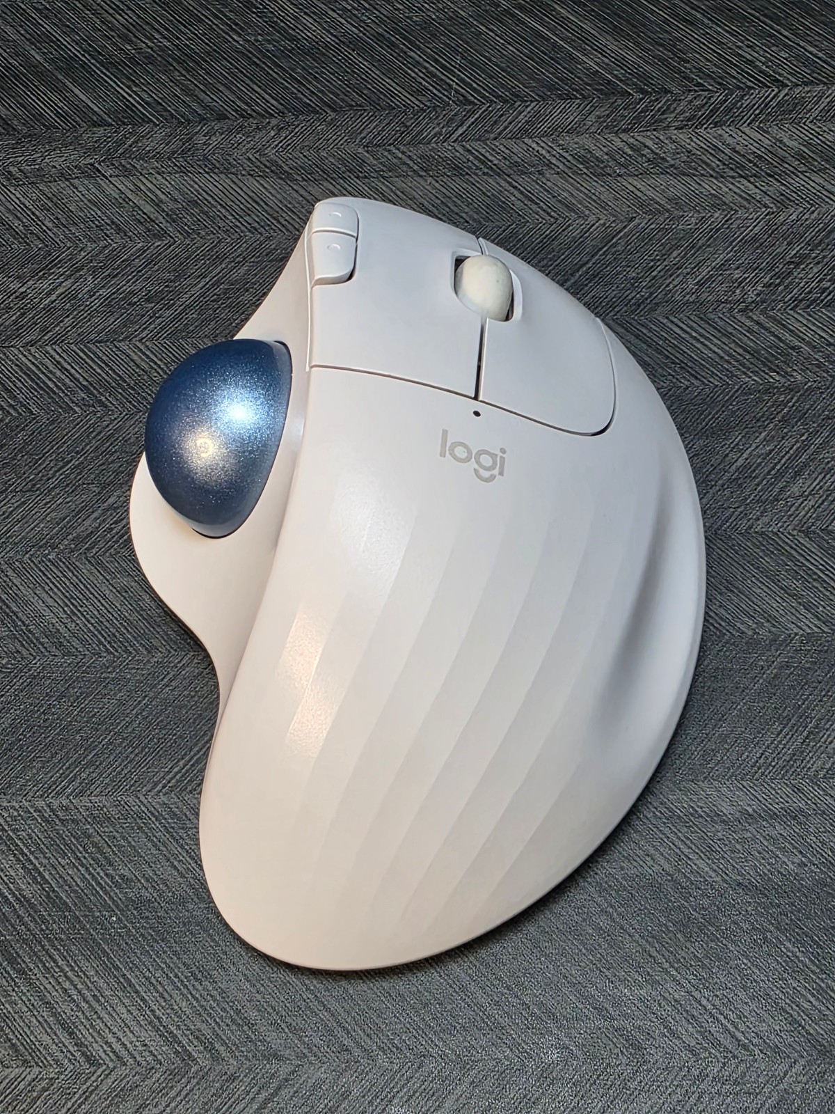 Logitech Logi Ergo M575 Trackball Ergonomic Mouse - White With USB Dongle
