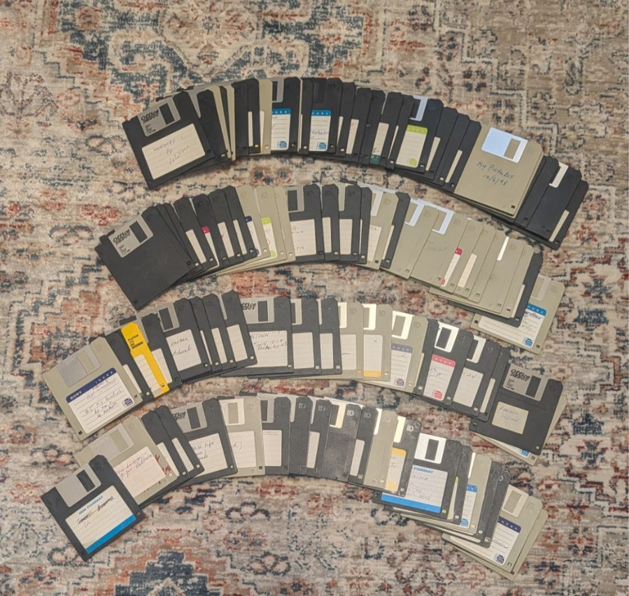 Lot of 100 Used Random Disks Diskettes 3.5" 1.44 MB Floppy Discs