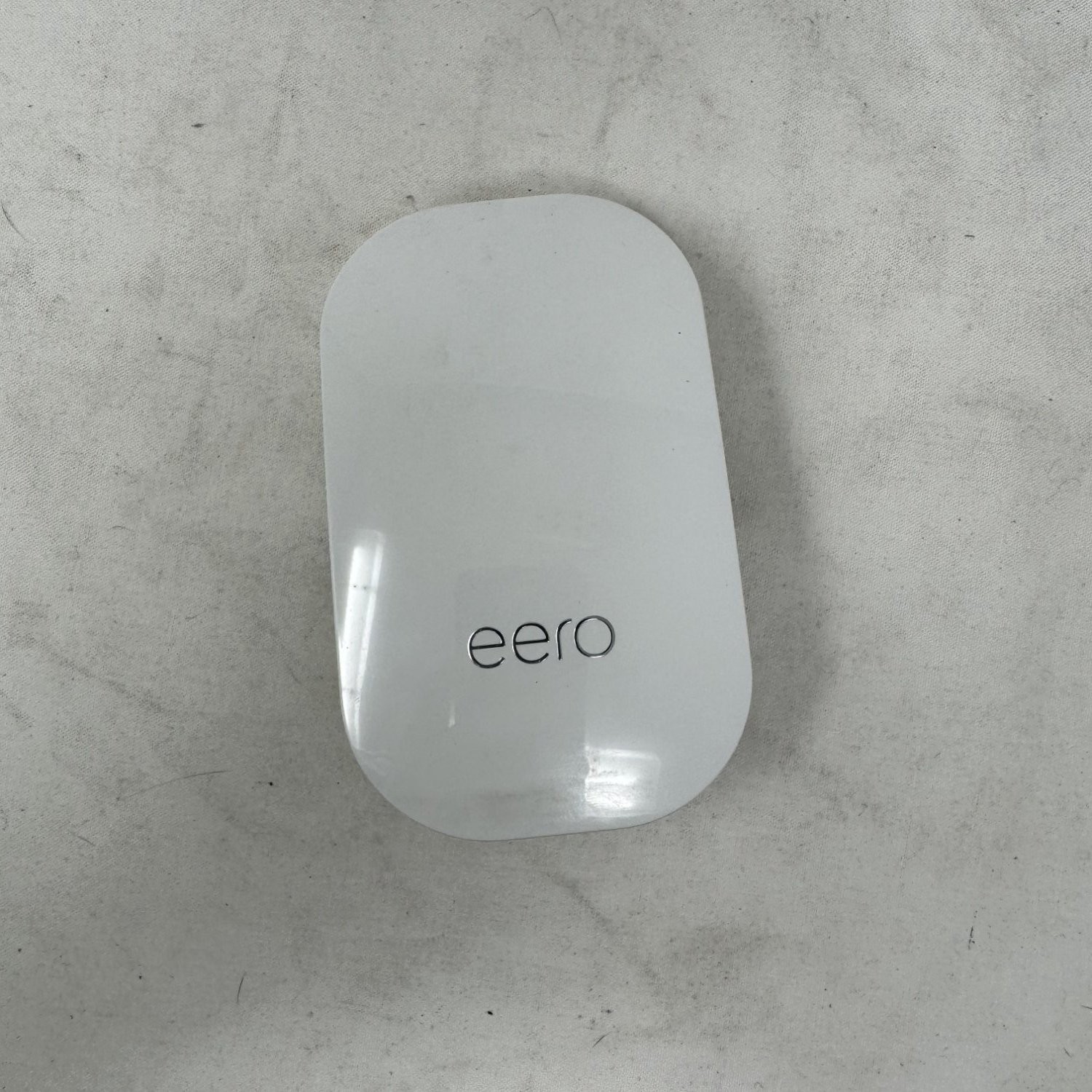 EERO Beacon 350 Mbps Mesh WiFi Range Extender Model D010001 TESTED WORKING