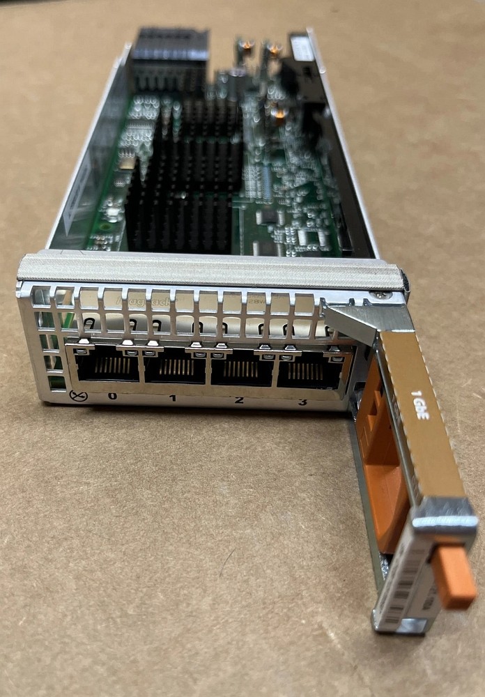 EMC EM1-SLIC07 EMC VNX 4-Port 6Gb SAS V1 I/O Module 303-121-100A 100-562-958