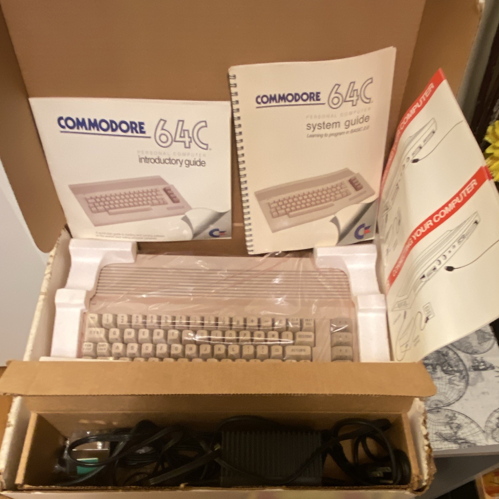 Commodore 64C C64C Home Computer in Box w/ Manuals & System/Intro Guides