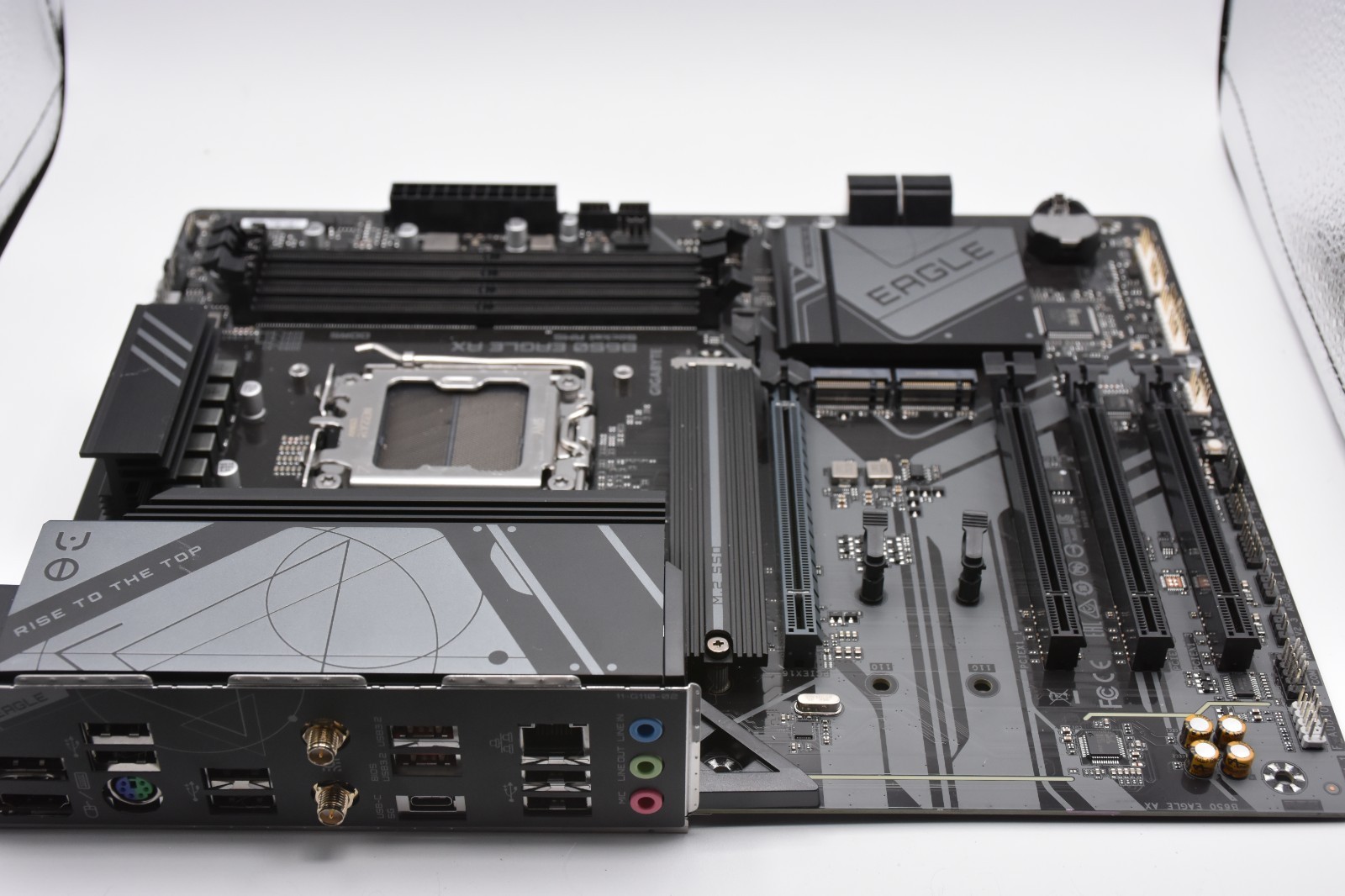 Gigabyte B650 EAGLE AX AM5 DDR5 WiFi ATX Motherboard Bent CPU Socket Pins Parts