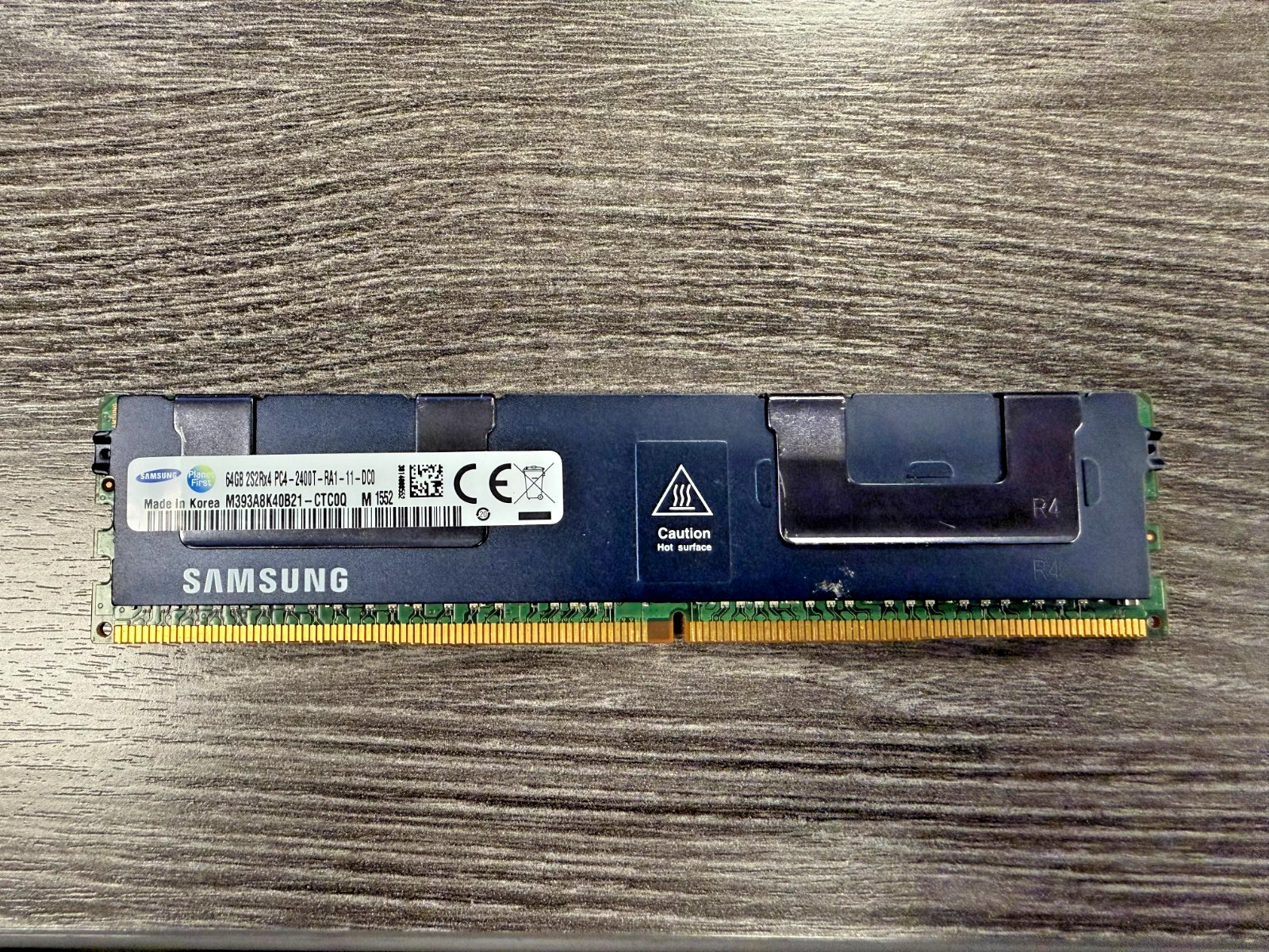 SAMSUNG 64GB DDR4 2400 2S2Rx4 PC4-19200 M393A8K40B21-CTC 288pin Server RDIMM RAM