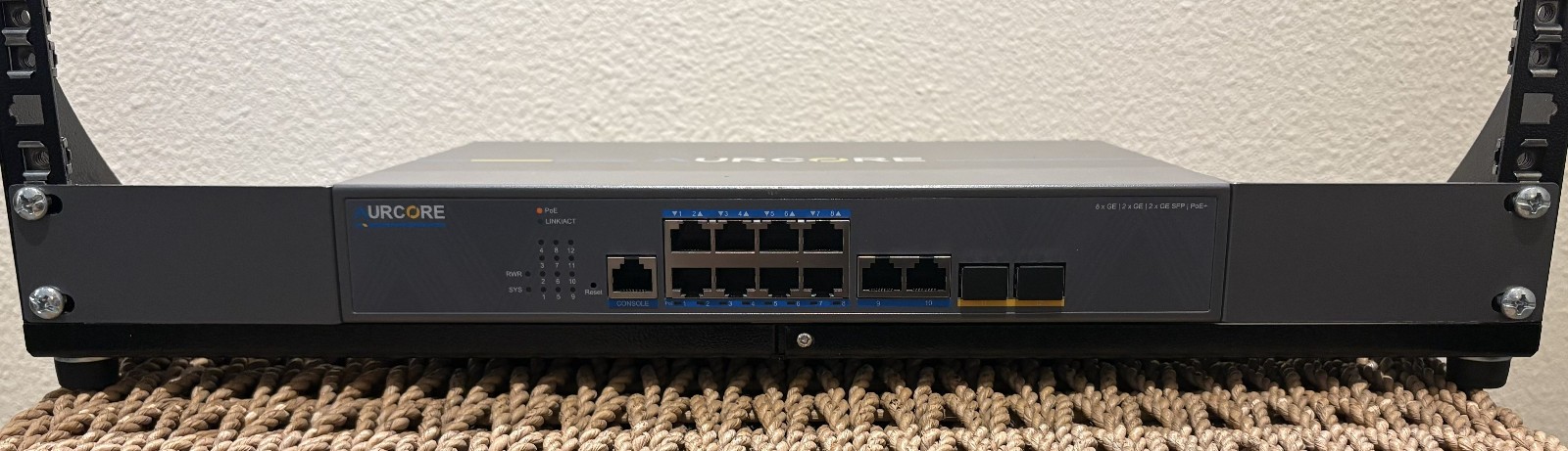 AurCore AES2001P | 8 x GE (PoE+), 2 x GE, 2 x GE SFP, Switch