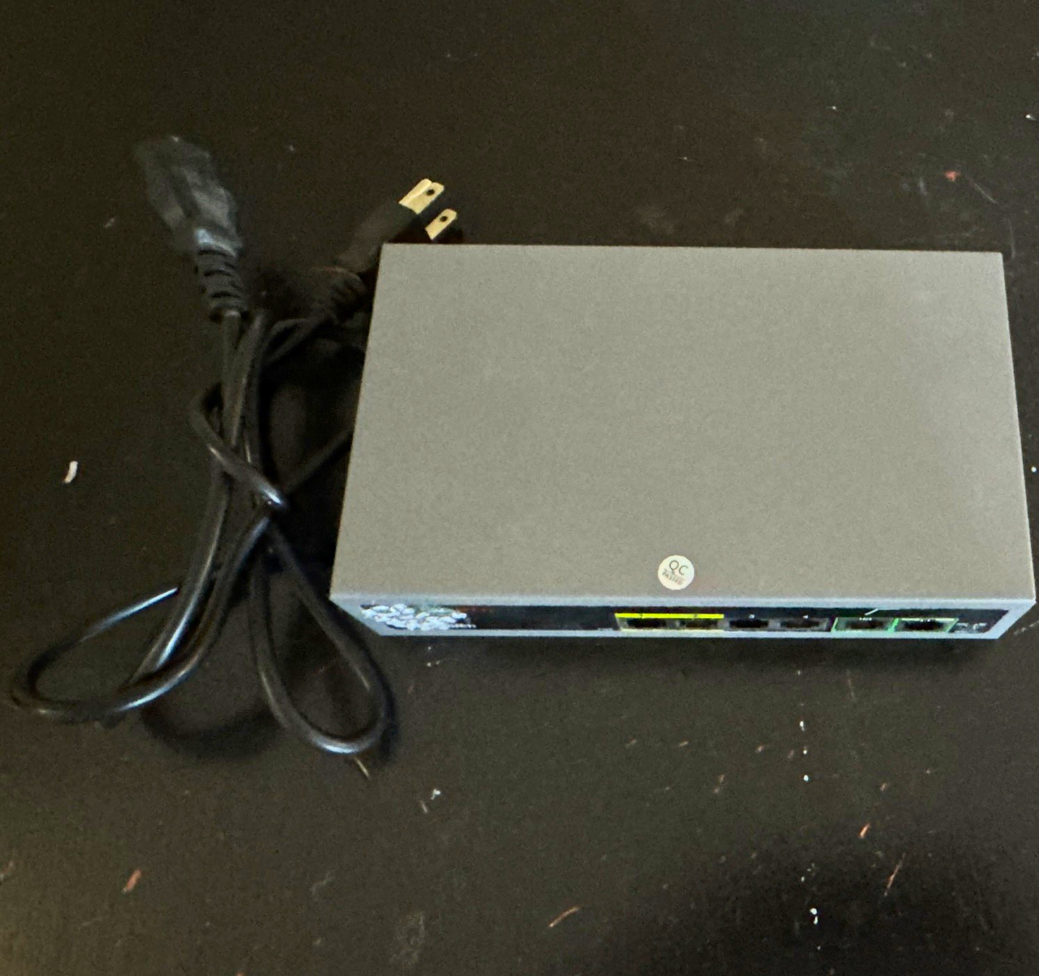 PoE Switch 6-Port Gigabit Ethernet Unmanaged Layer 2 RJ-45 Standalone