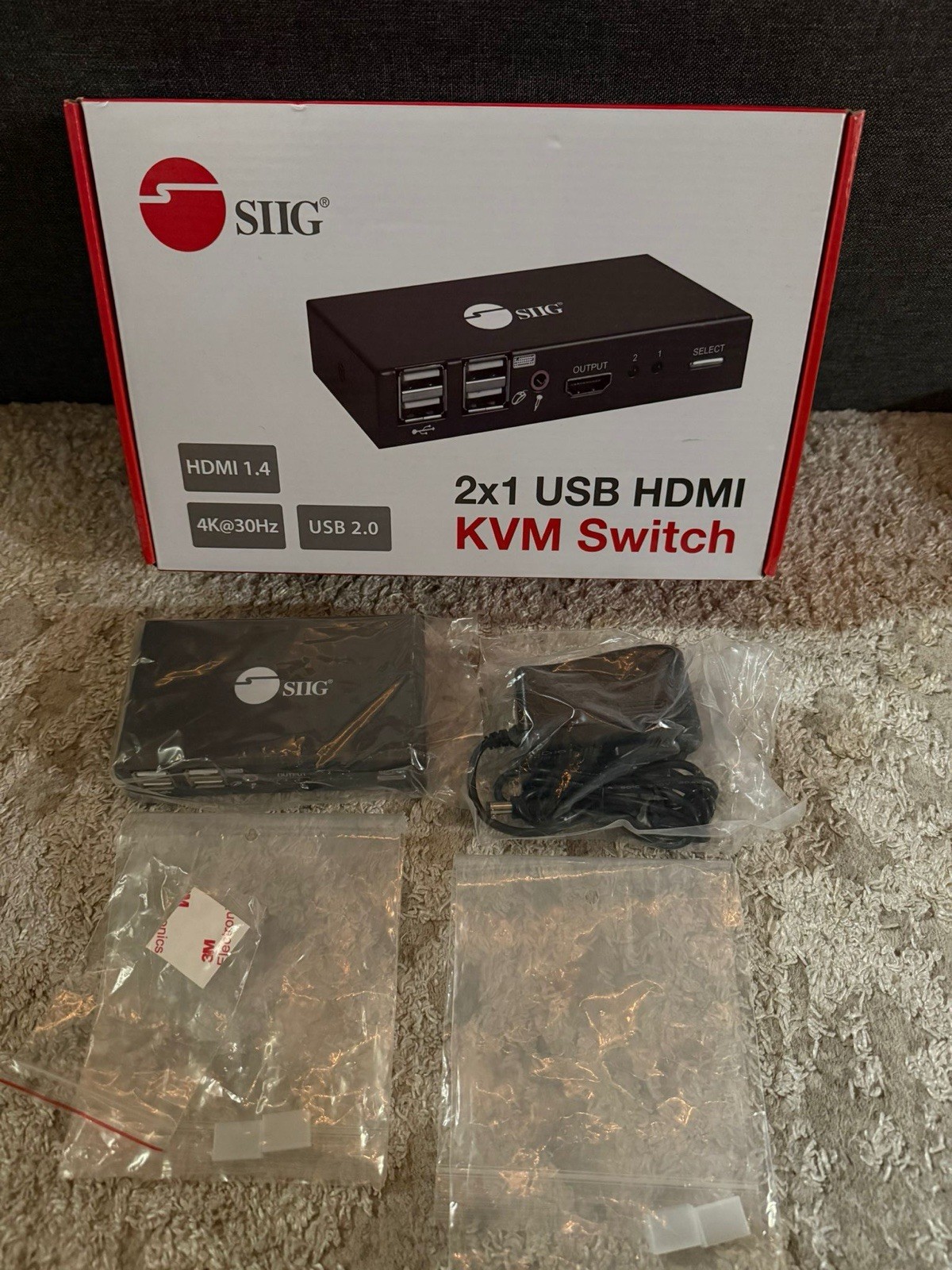 OPEN BOX SIIG 2x1 USB KVM Switch 4Kx2K CE-KV0011-S2
