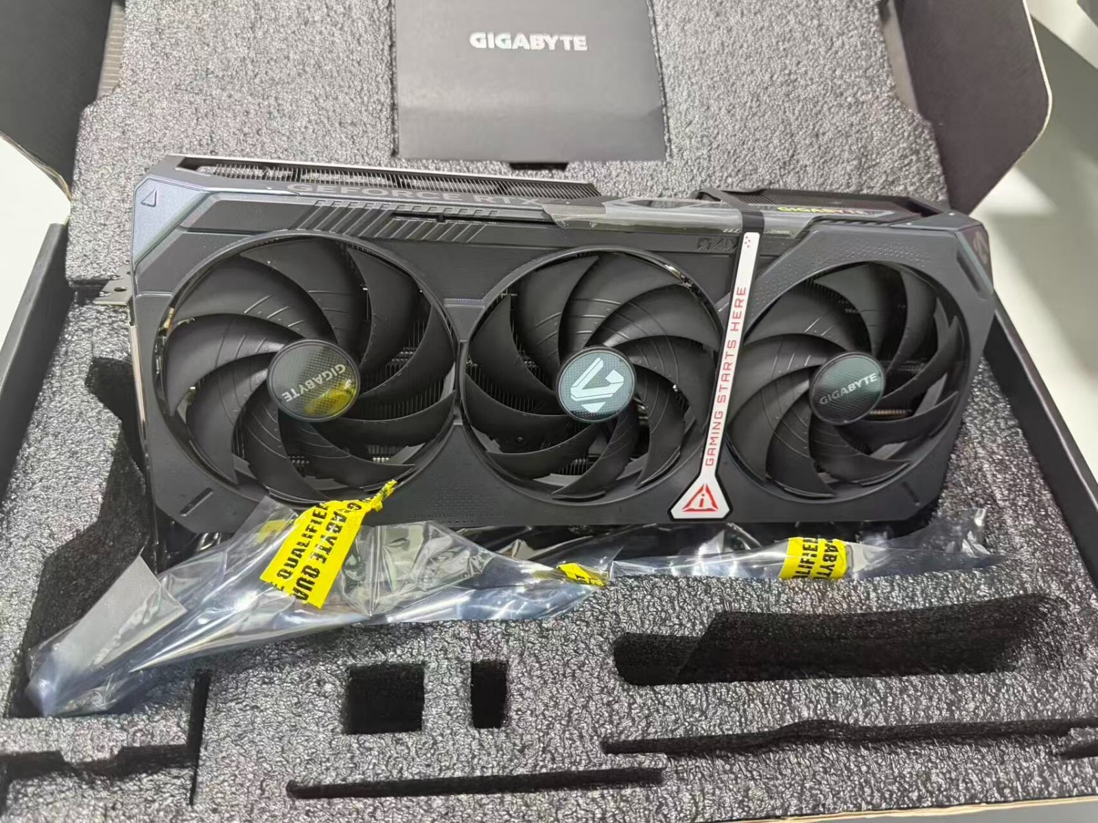 heat sink +PCB for 	MSI4080S   (Removed GPU and RAM )