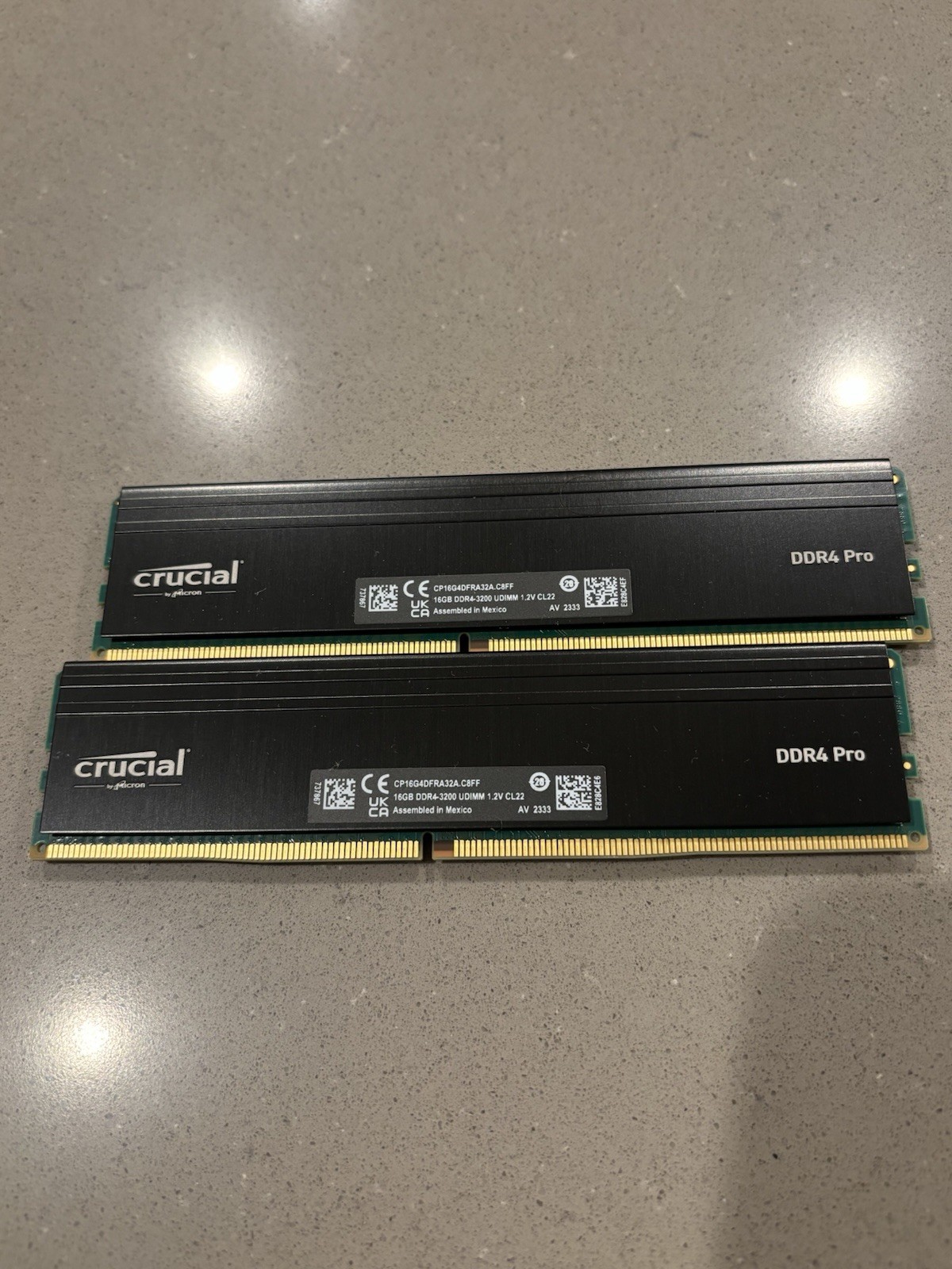 Crucial DDR4 Pro 32GB (2x16GB) DDR4-3200 DIMM 288-Pin RAM Kit