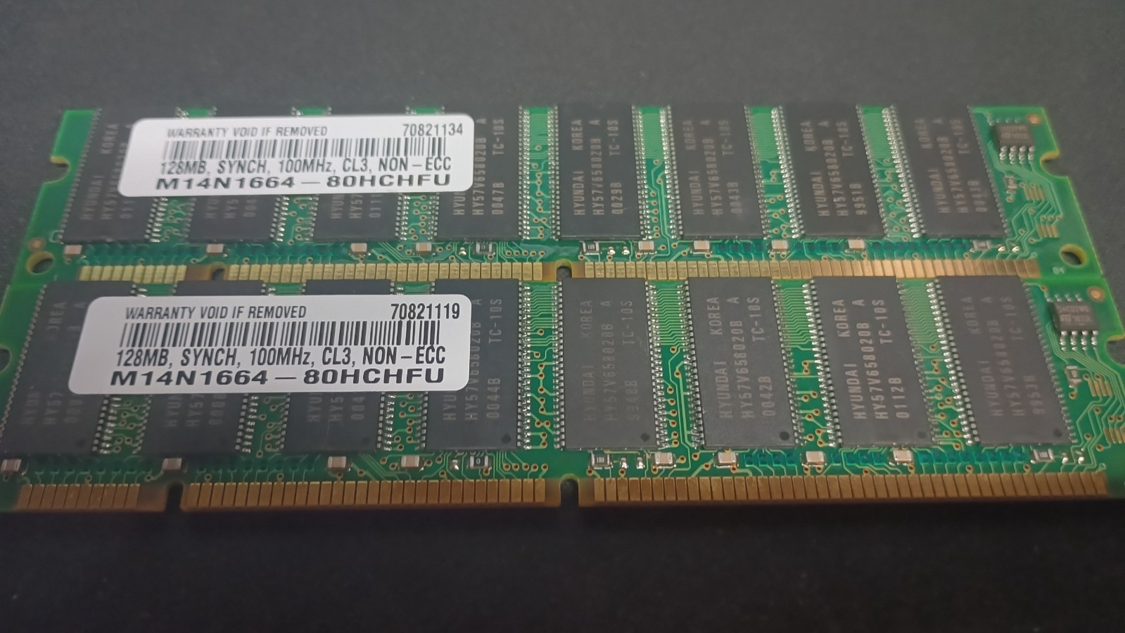 2x Hyundai SDRAM HY57V658020B 128MB 168-Pin DIMM PC100 Desktop Memory Modules