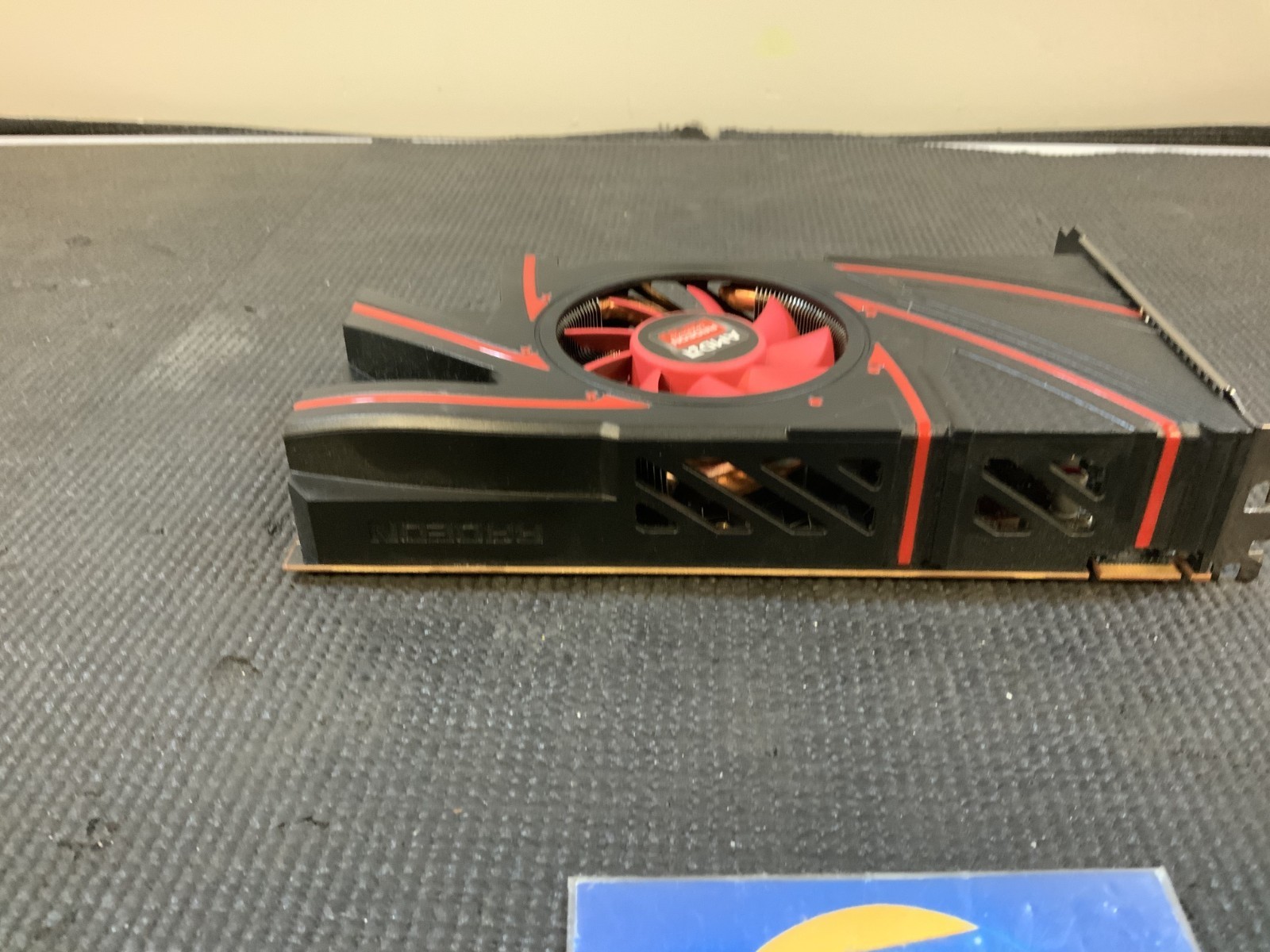 AMD Radeon R9 270 2GB GDDR5 256-bit PCIe Graphics Card V4A