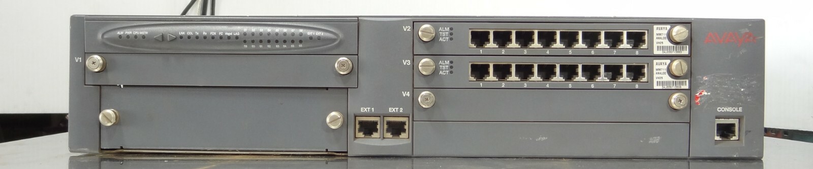 Avaya G700 S8300 Media Gateway, 700316326 w/2x MM711
