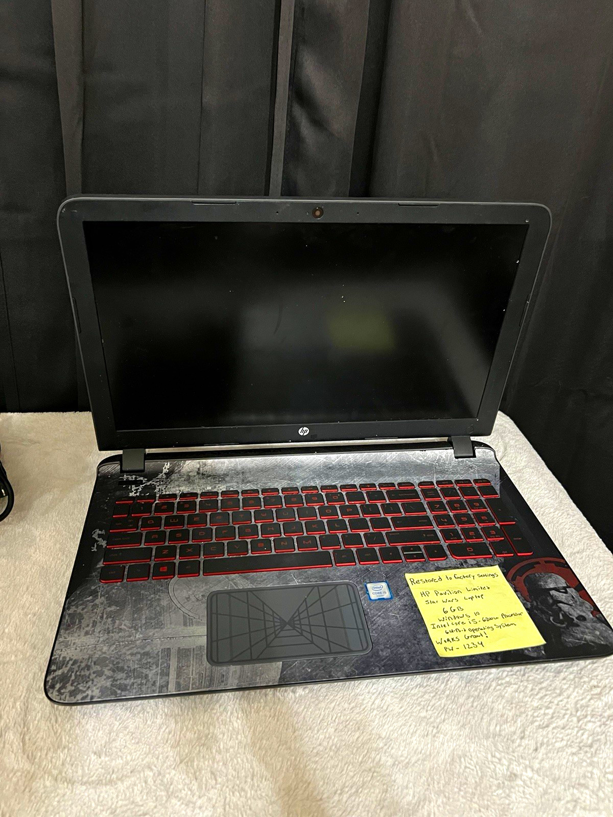 HP Pavilion Star Wars Limited Edition 15.6in i5-6200U 6GB Win10 Charger