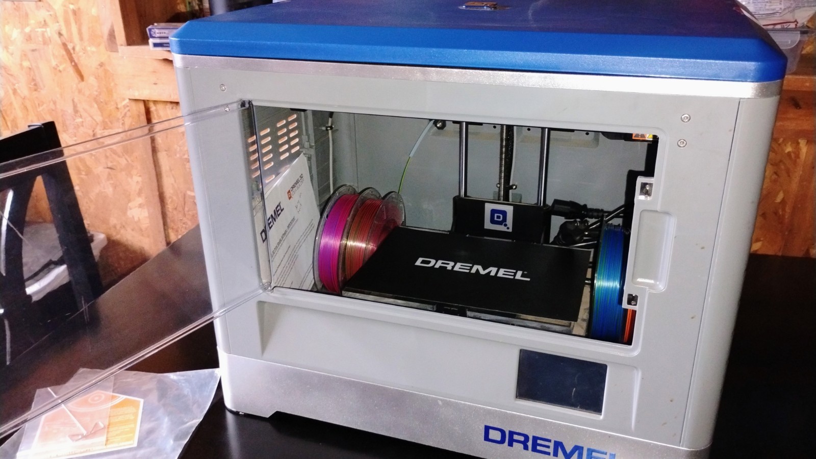 Dremel 3D20 3D Printer - Accessories And Filament Included - Beginner Friendly