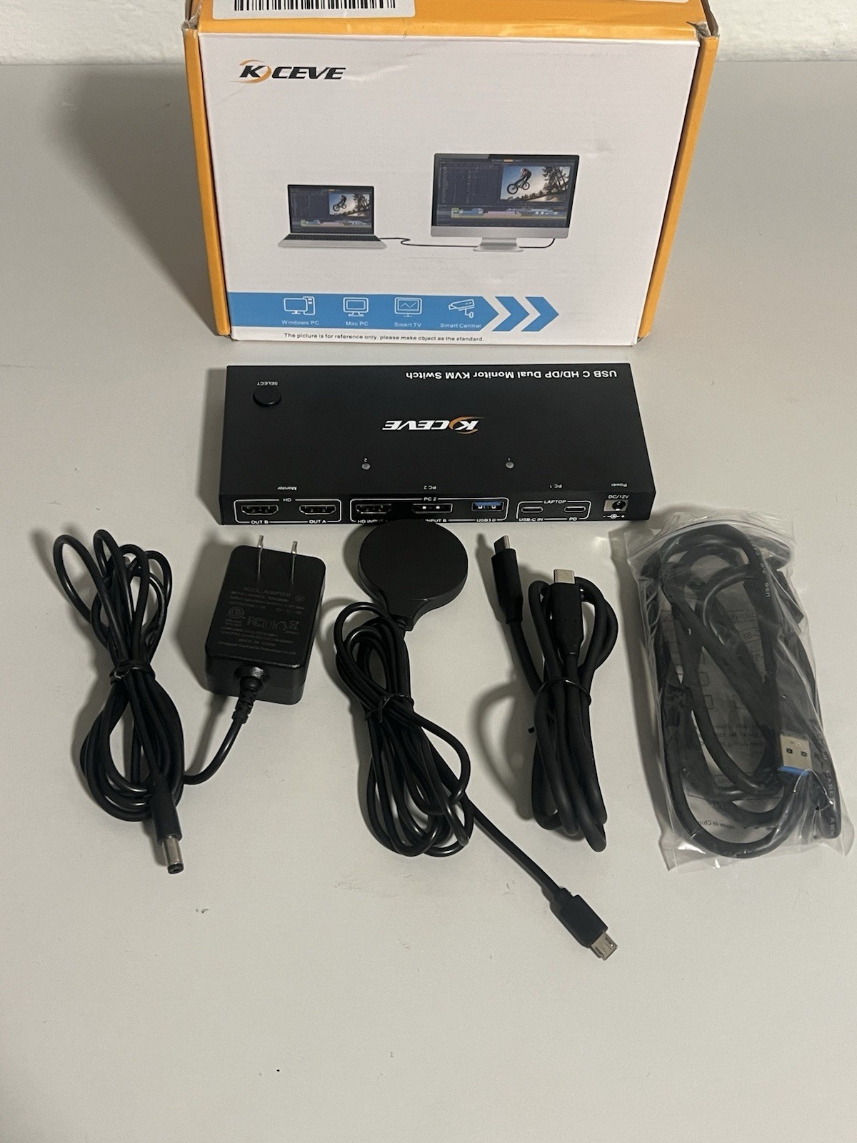 KCEVE Triple Monitor KVM Switch for 1 Laptop 1 Desktop, USB 3.1 T57-2