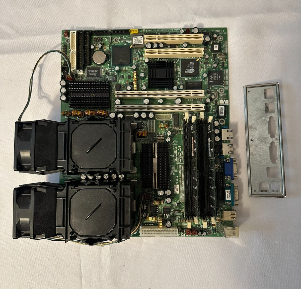 Tyan S2723-533 i7501 Motherboard w/ IO Guard, 2x Xeon 2.4GHz CPU, & 2GB RAM -