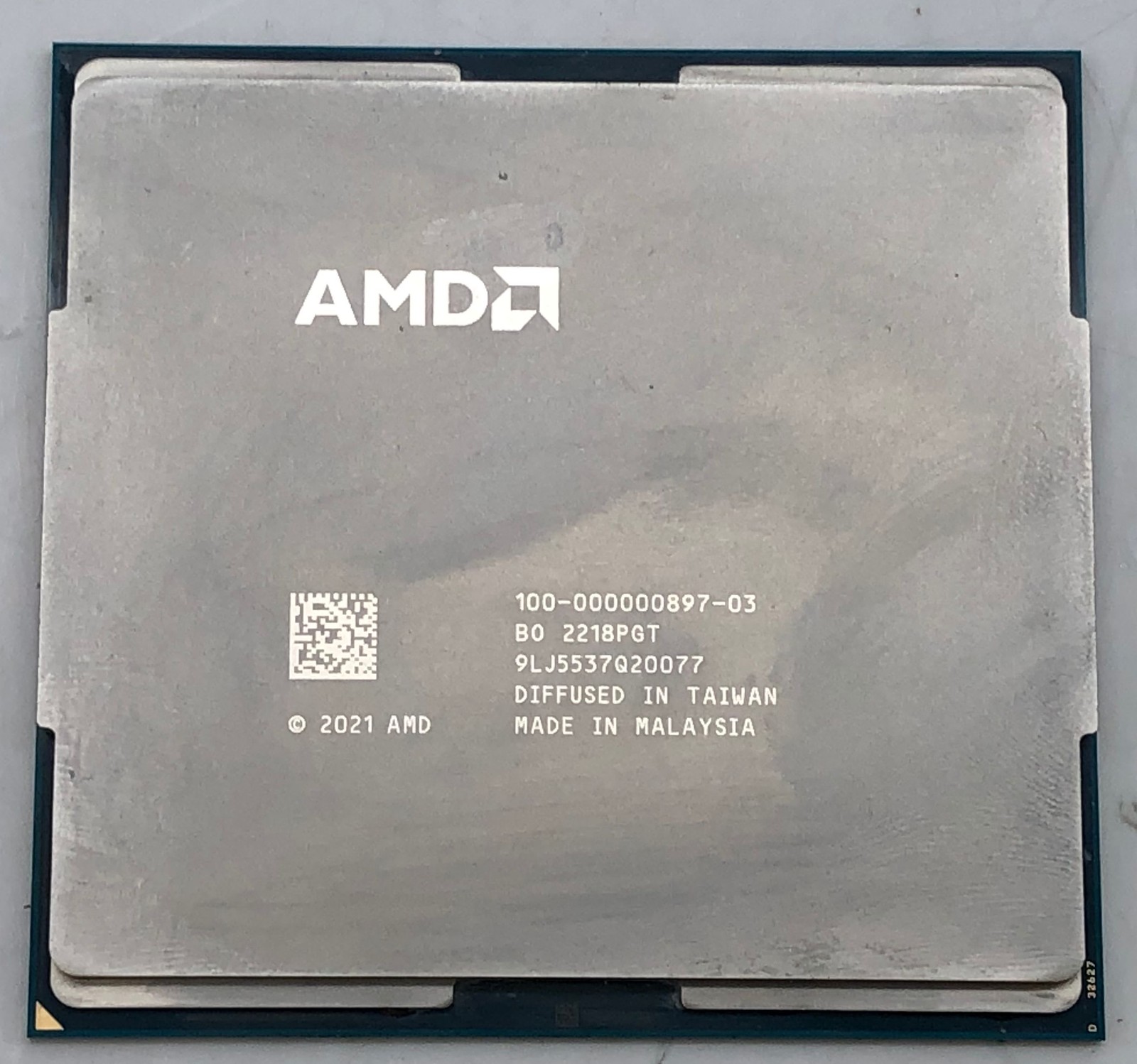 AMD EPYC 9334 Server Processor 3.9 GHz 32 Cores Socket SP5 100-000000897-03