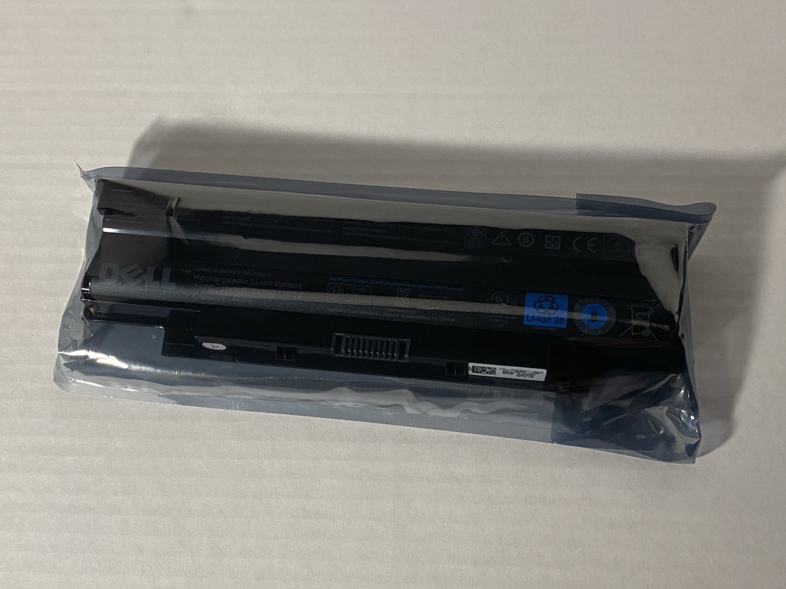 NEW Genuine Dell Rechargeable Li-Ion Battery Type J1KND