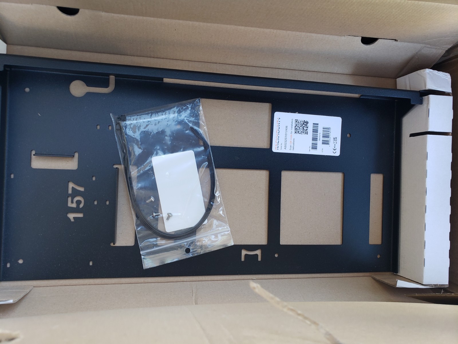 R RACKMOUNT·IT | RM-PA-T9 | Rack Mounting Kit