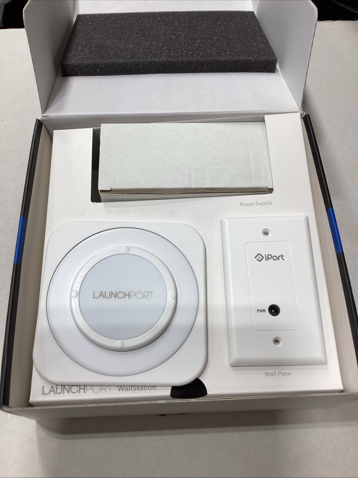 iPort LaunchPort WallStation White 70142 -  New Open Box