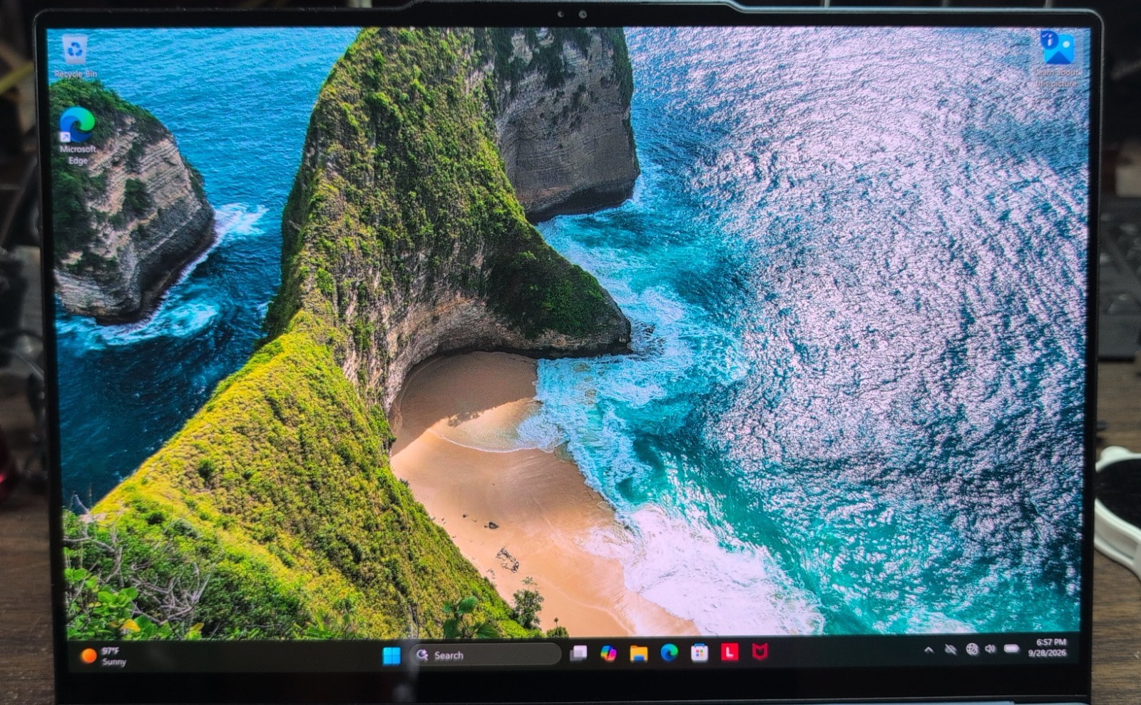 Lenovo Yoga Slim 7 14Q8X9 14" Touch Laptop Snapdragon X Elite 16GB RAM 512GB