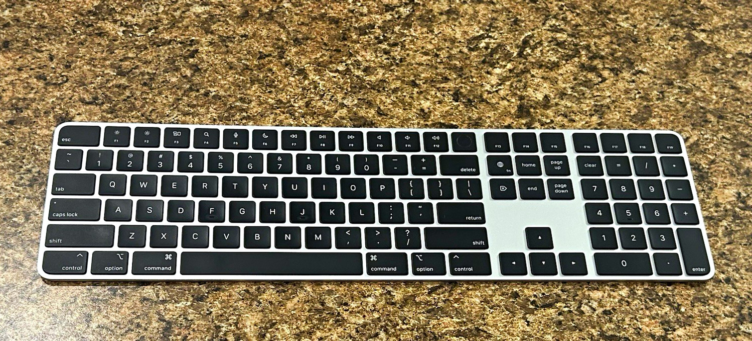 Apple Magic Keyboard with Touch ID & Numeric Keypad A2520 - Black/Silver