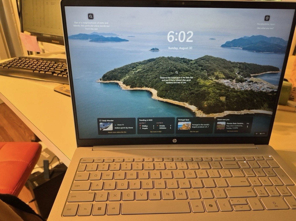 HP - OmniBook 3 16" 2K Touchscreen Laptop - AMD Ryzen 5 40 (2025) - 8GB Memory -