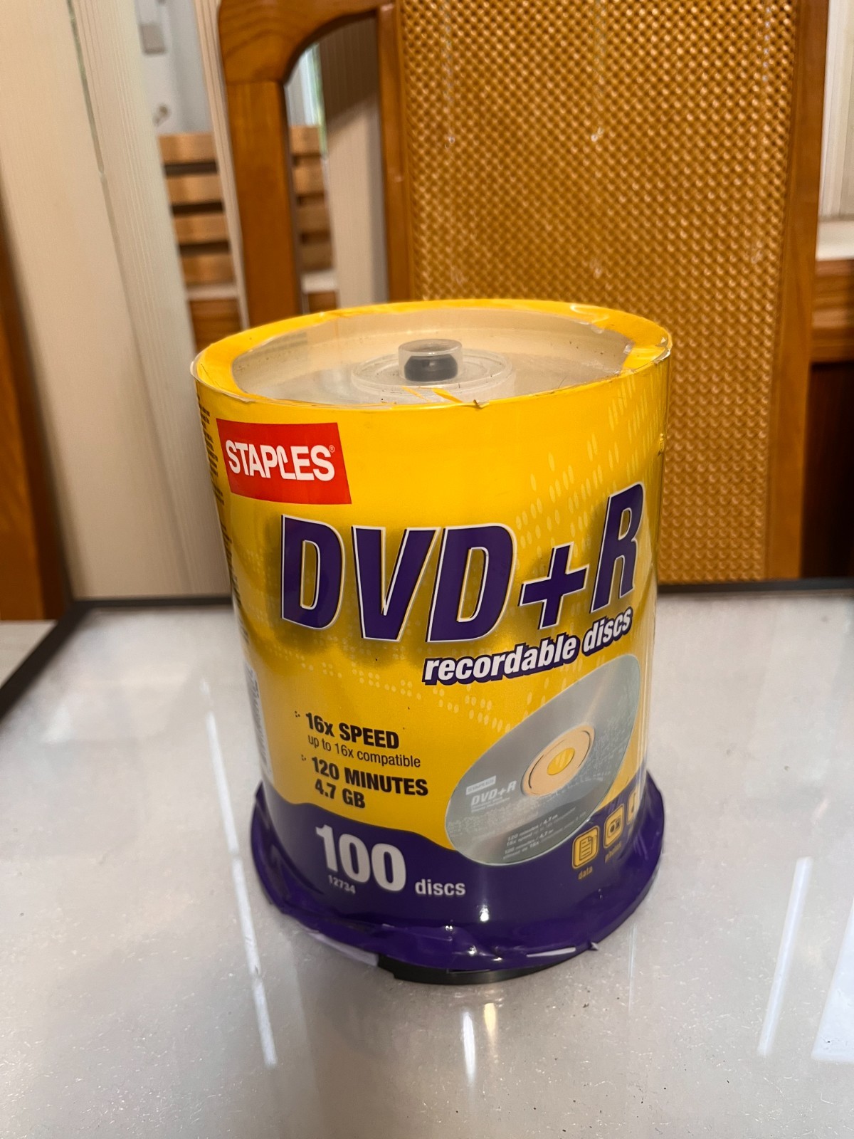STAPLES NEW SEALED 100 DISC DVD+R RECORDABLE 120 MINUTE 16X 4.7 GB