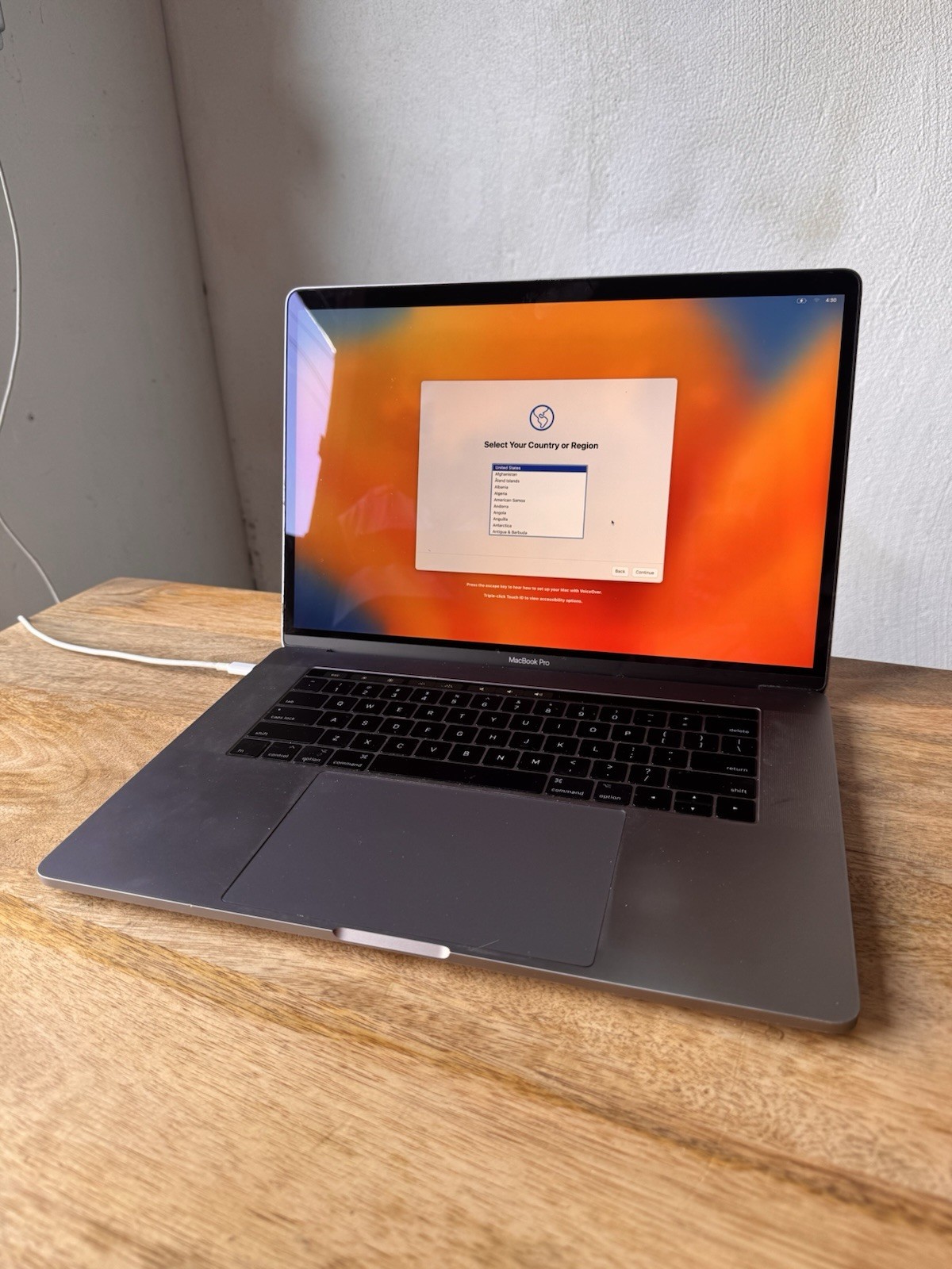 Apple MacBook Pro Retina 13-inch 2015 Intel Core I5 2.7 GHz, 8GB RAM