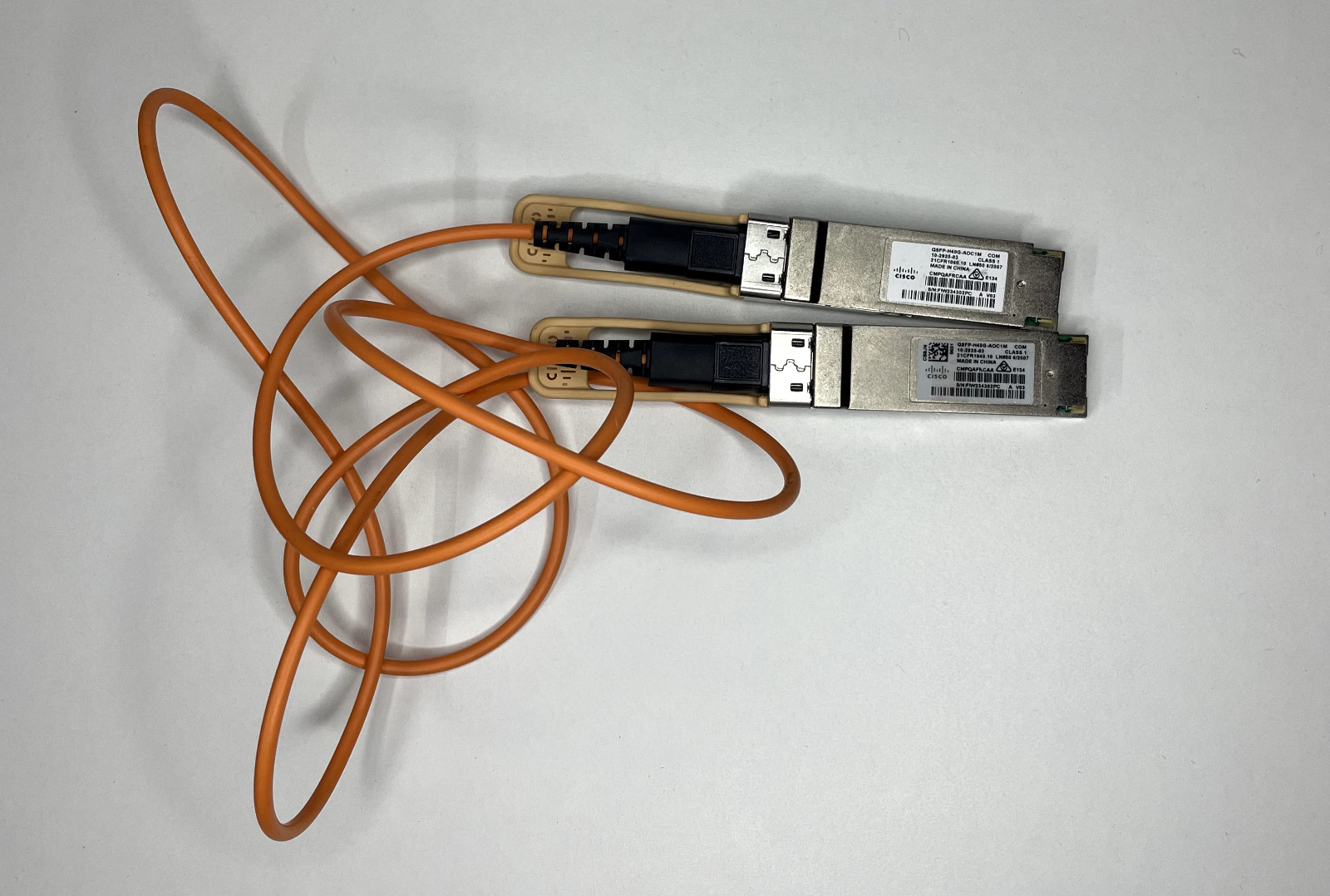 Cisco QSFP-H40G-AOC1M (Hologram) Ethernet Transceiver 40G