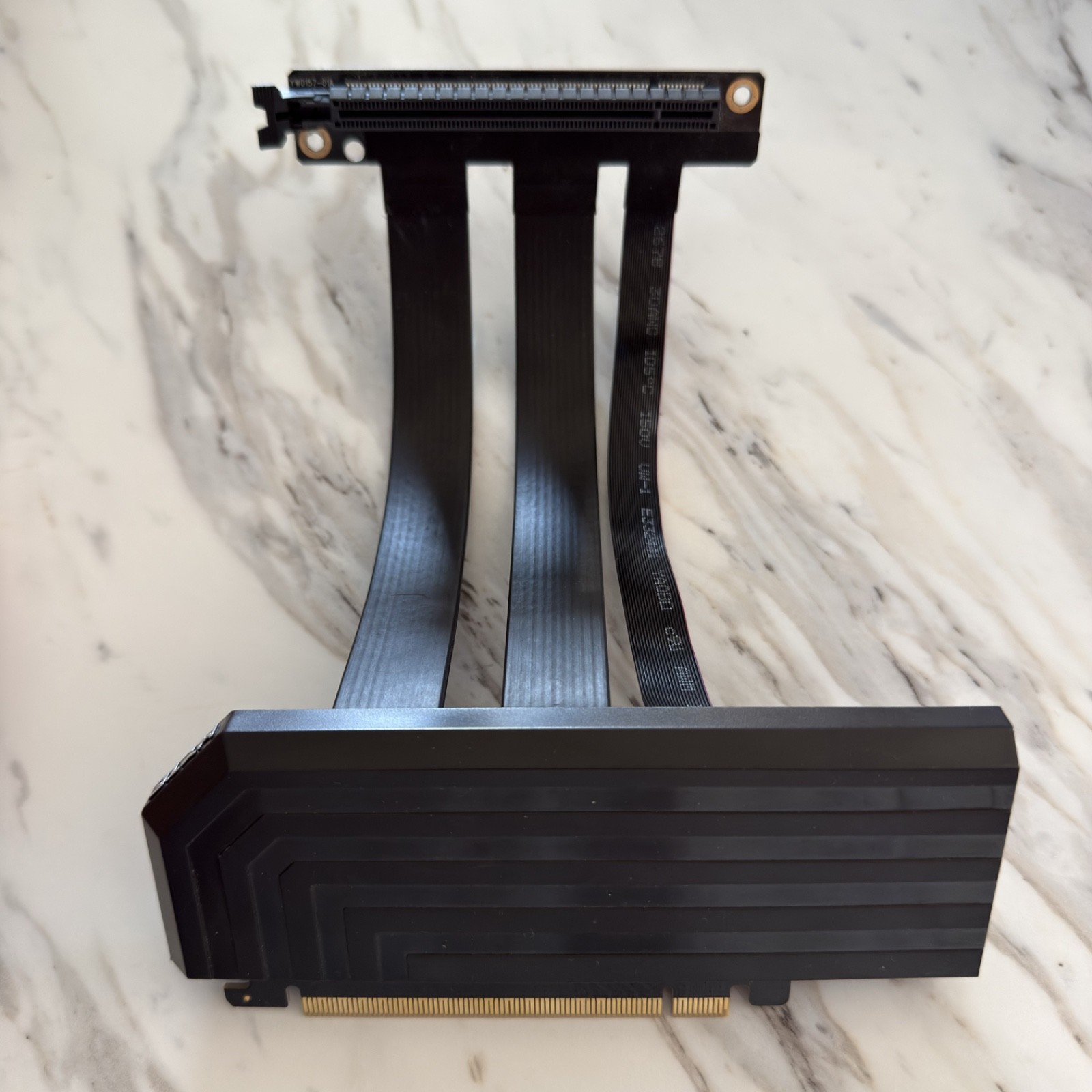 HYTE PCIE4.0 Luxury PCIe Gen 4.0 Riser Card Cable - Black