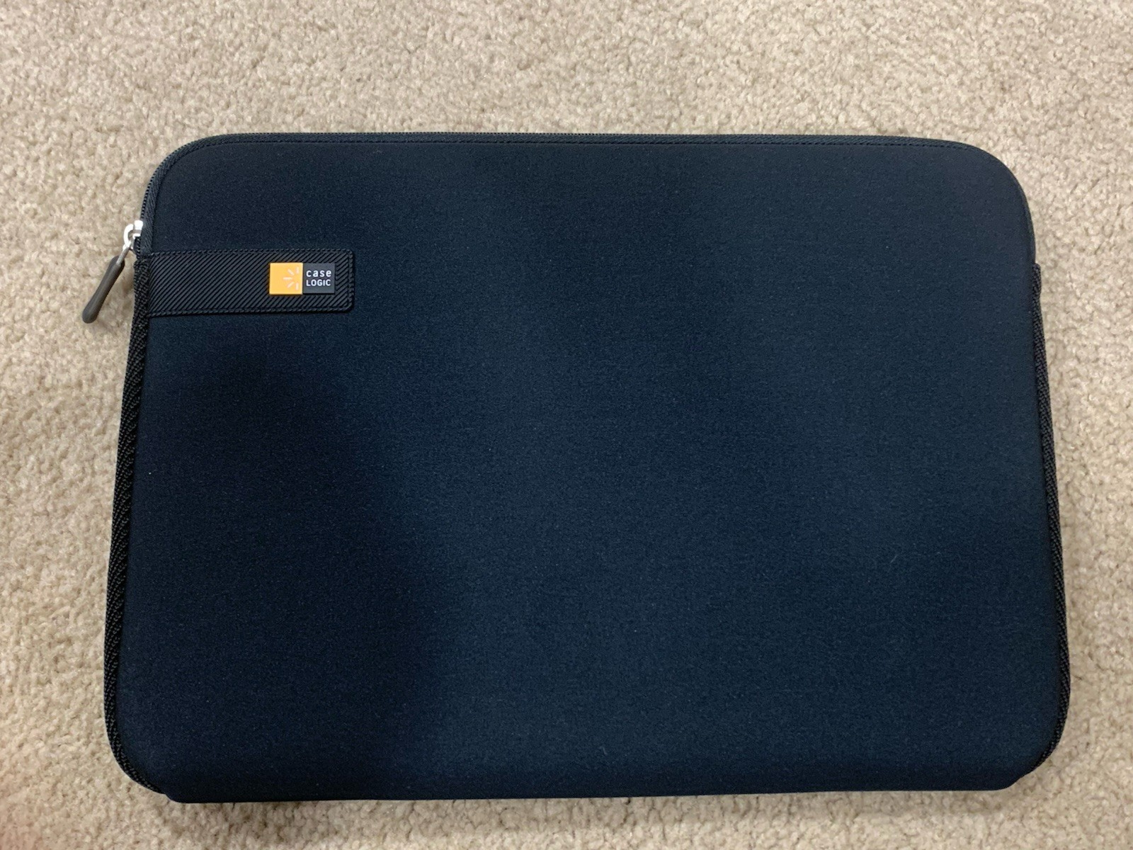 Case Logic 14-Inch Notebook/Laptop Foam Fitted Sleeve LAPS-114 Black