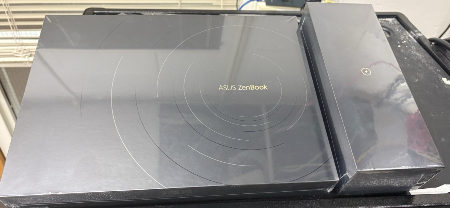 ASUS ZenBook UX393J 13" 3300x2200 i7-1065G7 16GB 1TB SSD Win10 Pro (NEW)