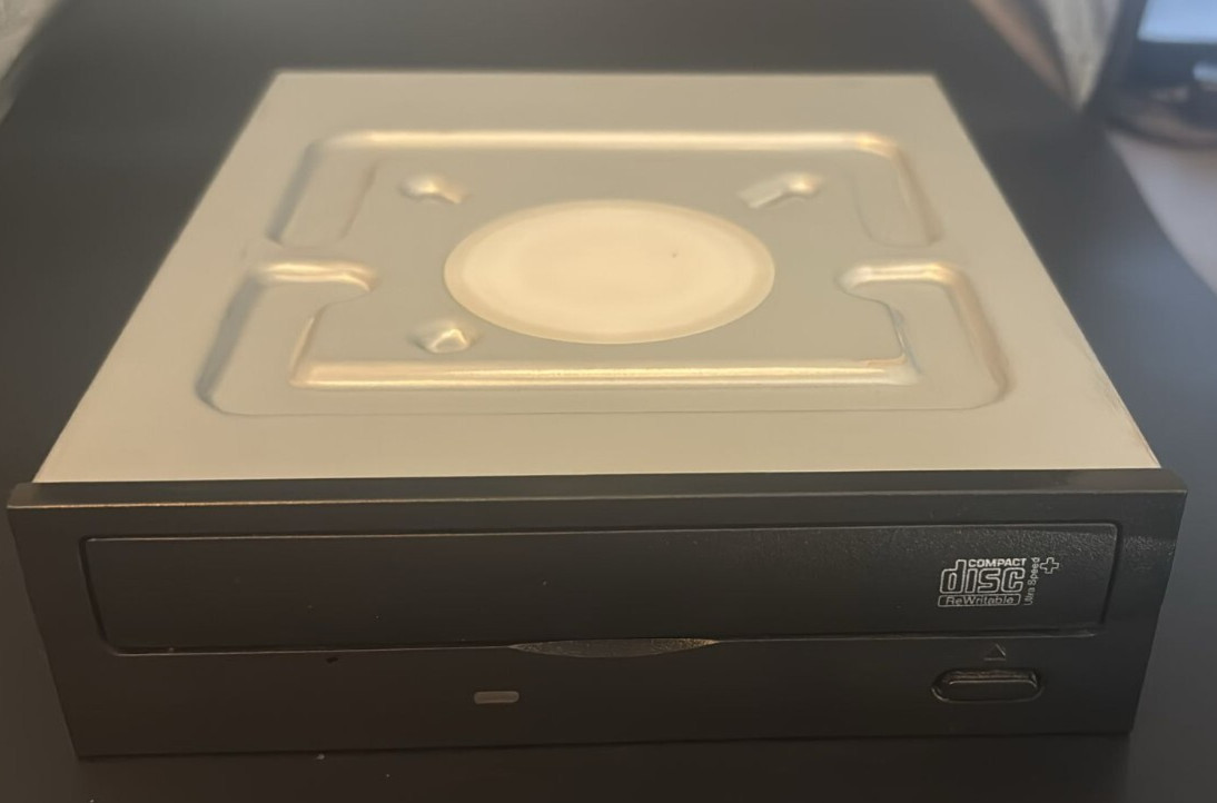 Plextor PX-240A-34 INTERNAL 52x32x52 PLEXWRITER E-IDE CD-RW Drive