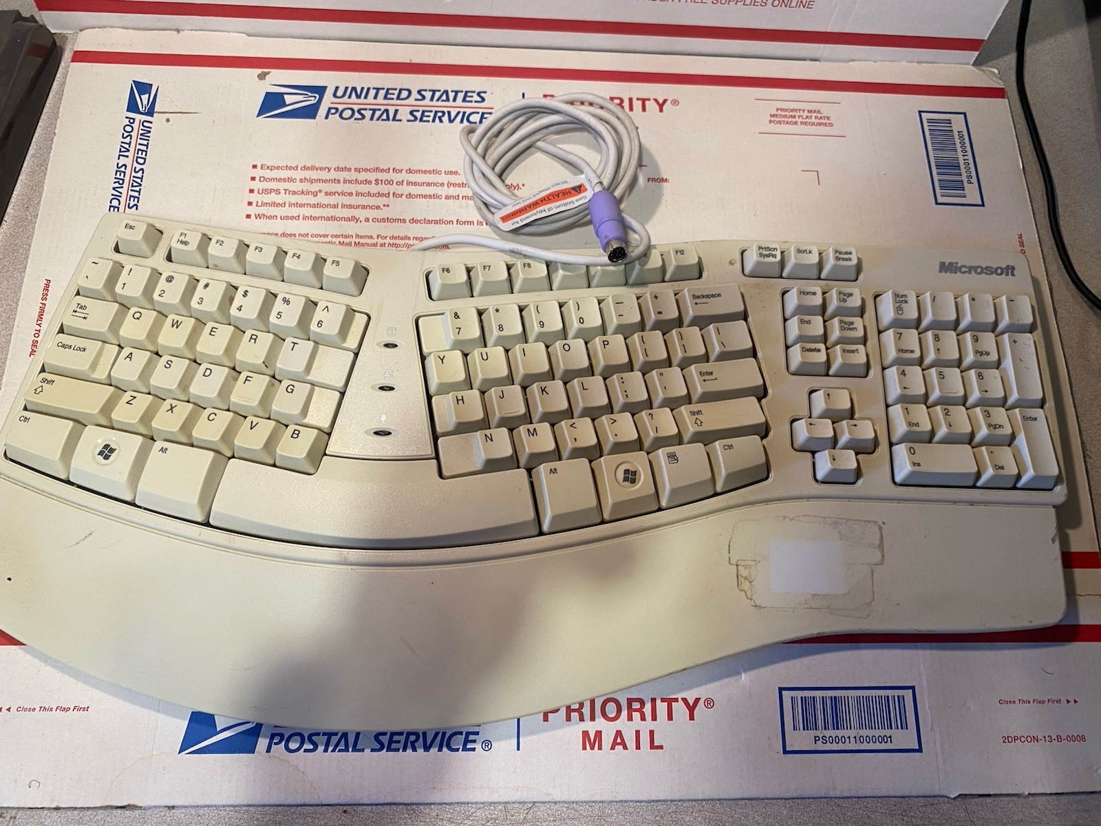 Vintage Microsoft KU-0045 X06-19331 Natural Keyboard Elite Ergonomic ps2 White