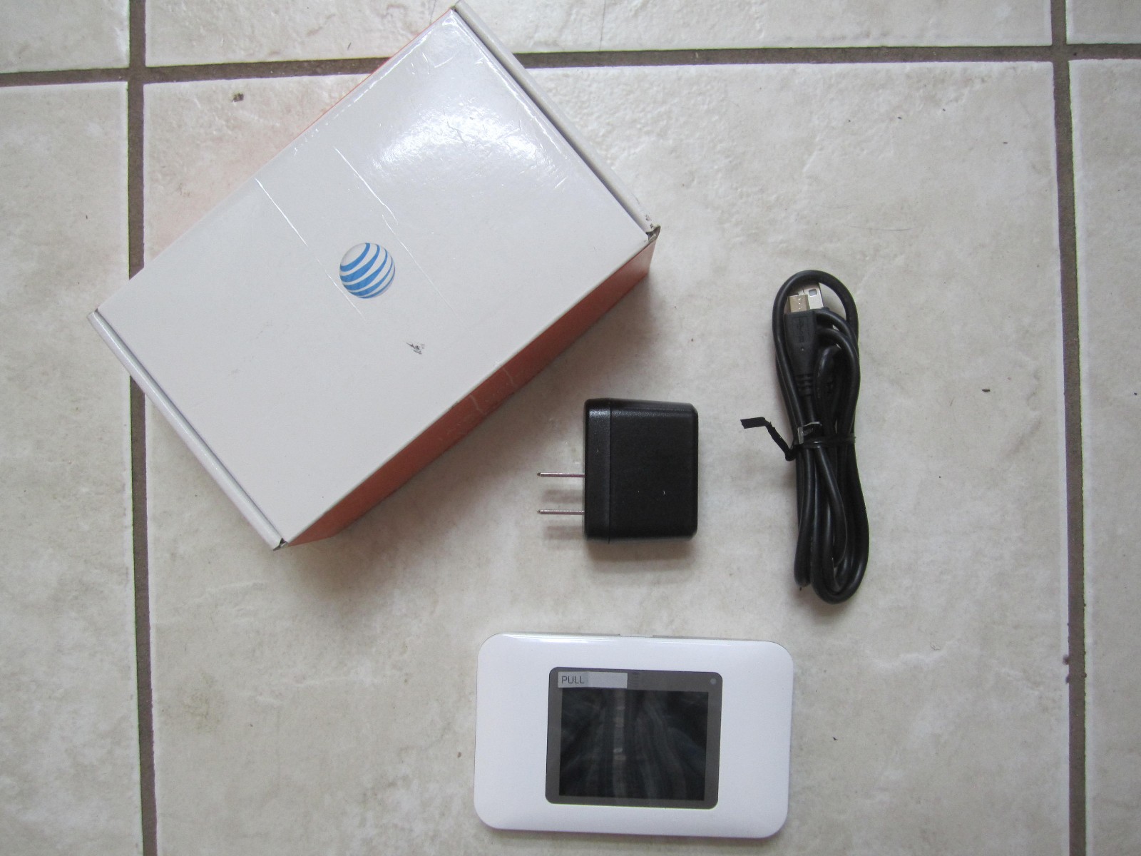 AT&T Unite Hot Spot Charger Netgear Mobile 65396 Open Box