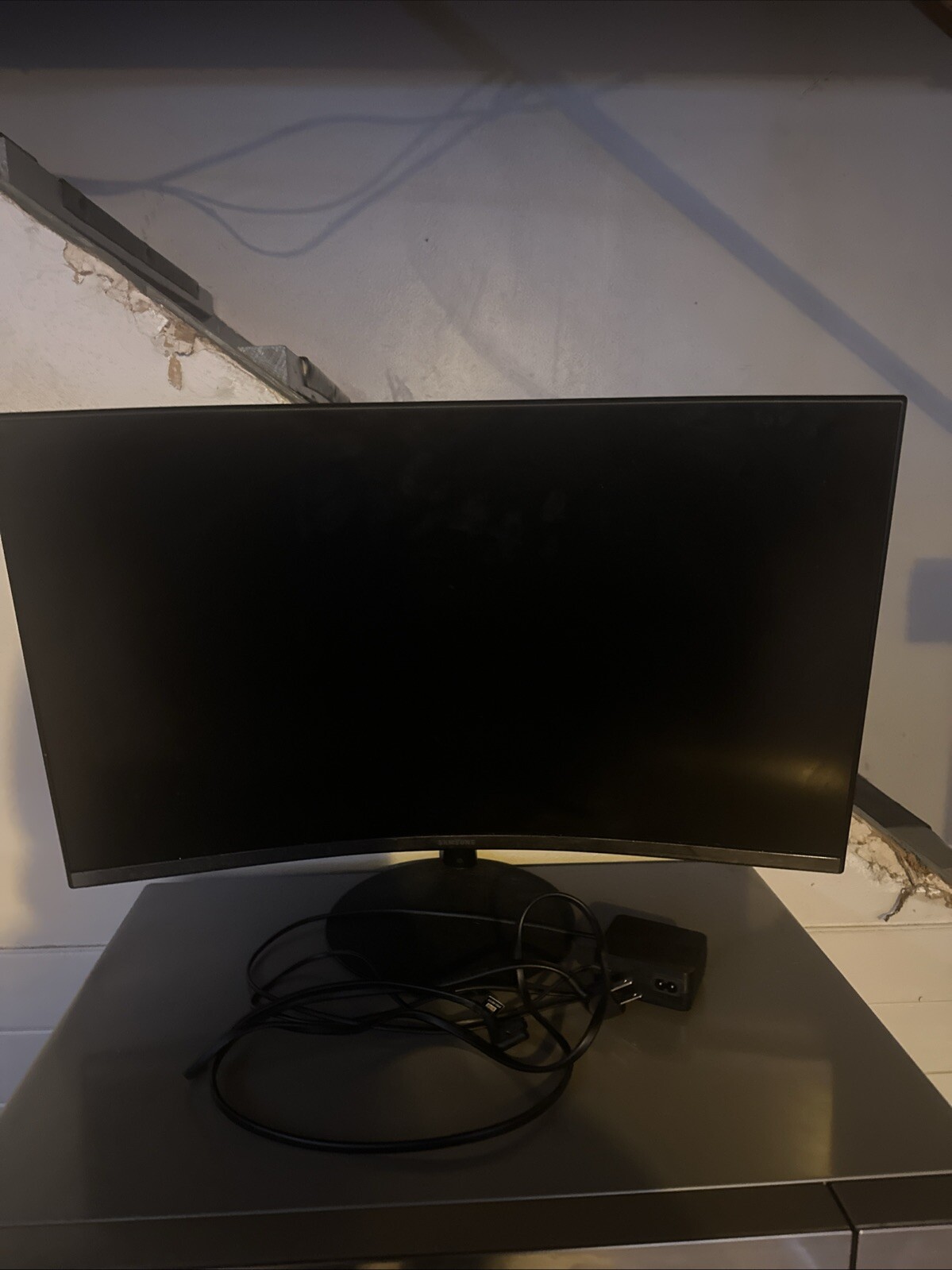 This Is A 60 Hz Monitor I Got It Three Years Ago And Trying To Sell For Some $