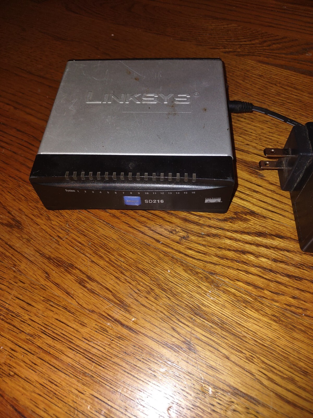 Linksys Model SD216 16-Port 10/100 Desktop Ethernet Network Switch Cisco Systems