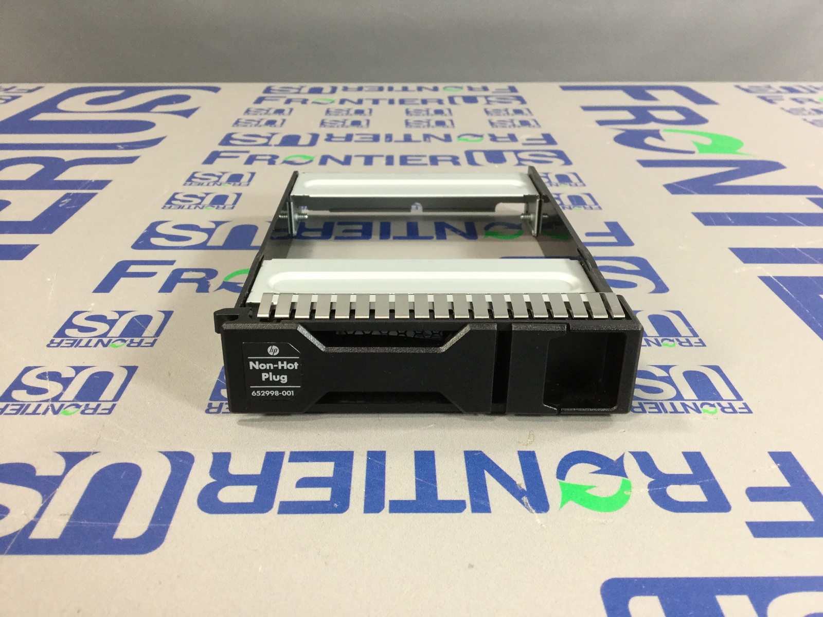 HPE Gen8 LFF Non Hot Plug Drive Tray 652998-001