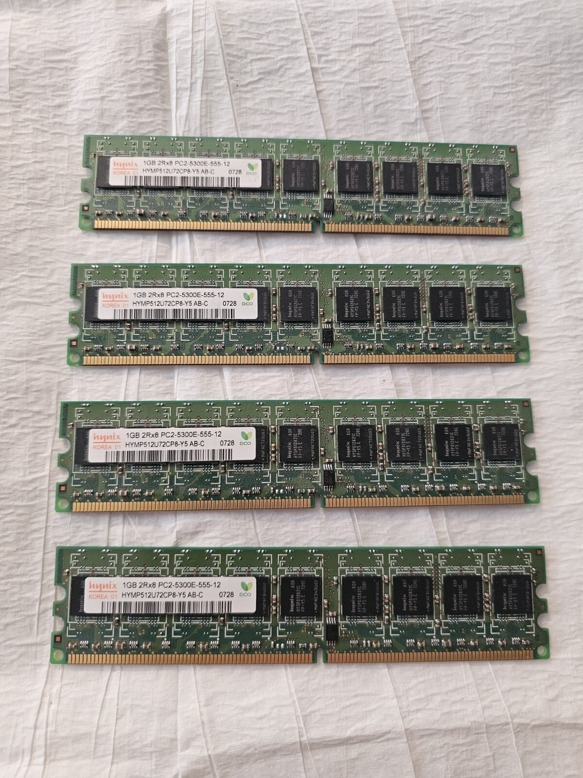 Hynix HYMP512U72CP8-Y5AB-C PC2 -5300E 1GB x 4 Random Access Memory RAM
