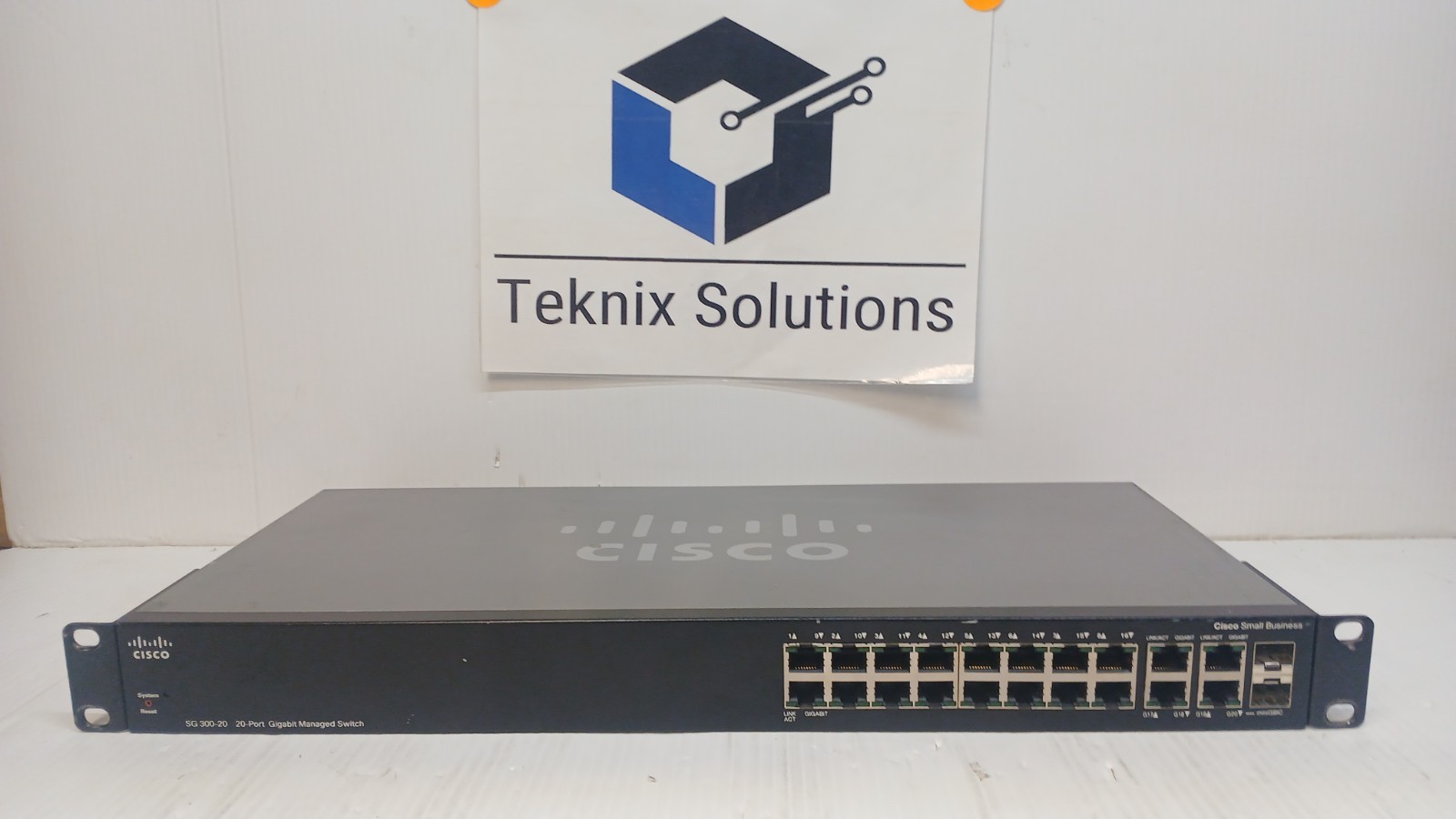 Cisco SG300-20 20-Port Gigabit Managed  Ethernet Switch *NON PoE* *WORKING*