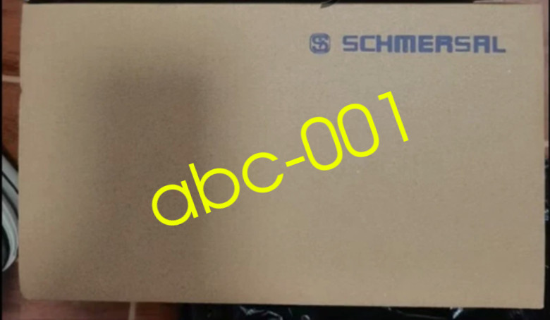 1pcs NEW Schmersal Limit switch T2A 067-01/11Y-2512-4
