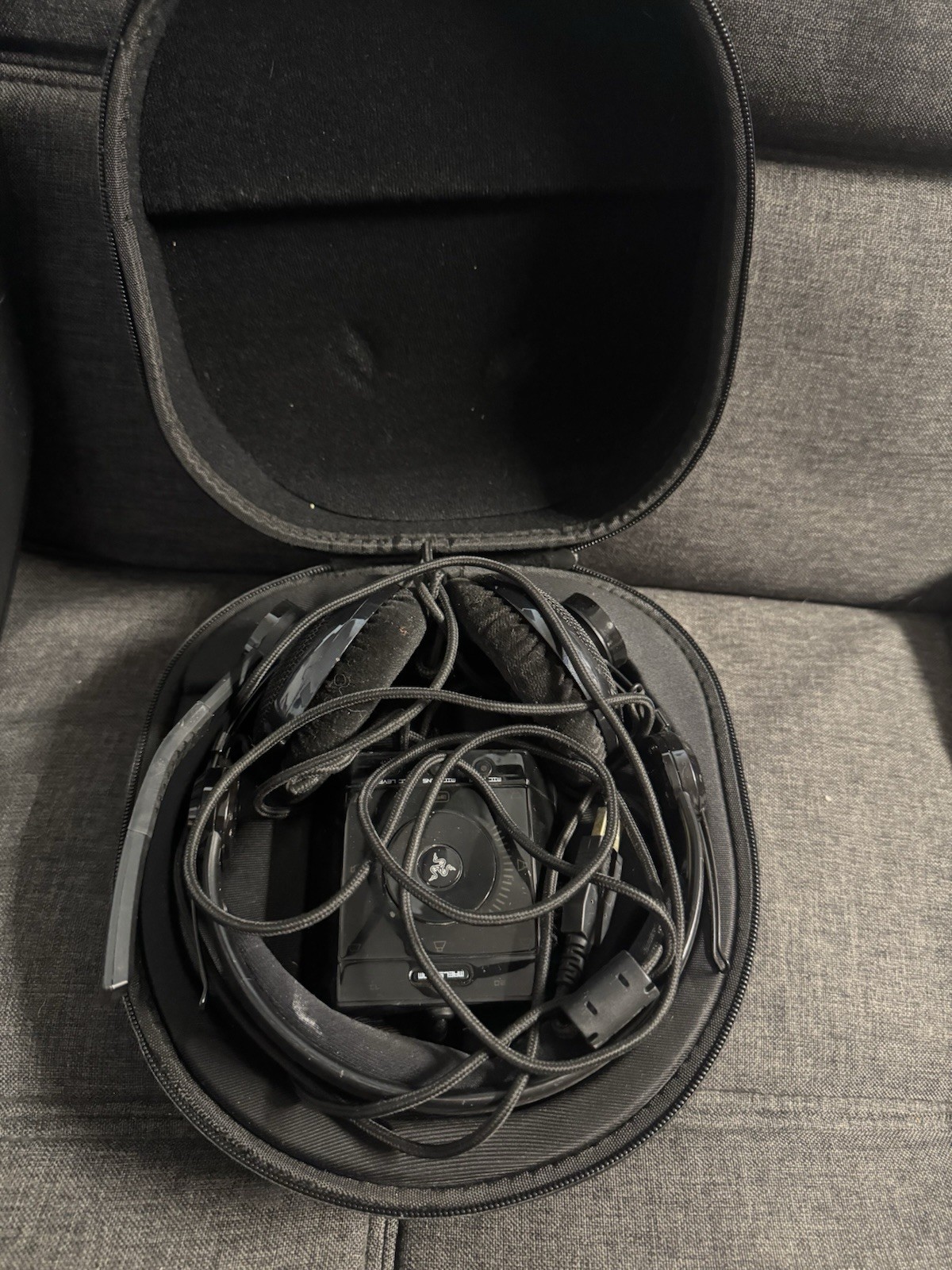 Razer Megalodon RZ04-0025 Over Ear 7.1 Surround Sound USB Gaming Headset Tested