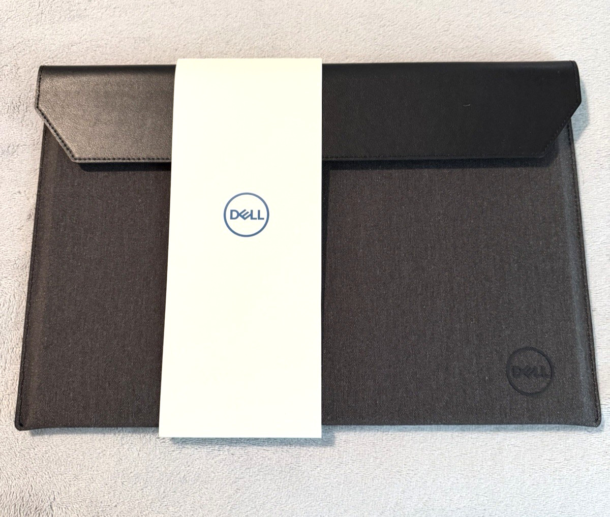 NEW  Dell YC2MJ Premier Sleeve 15 (PE1521VX)