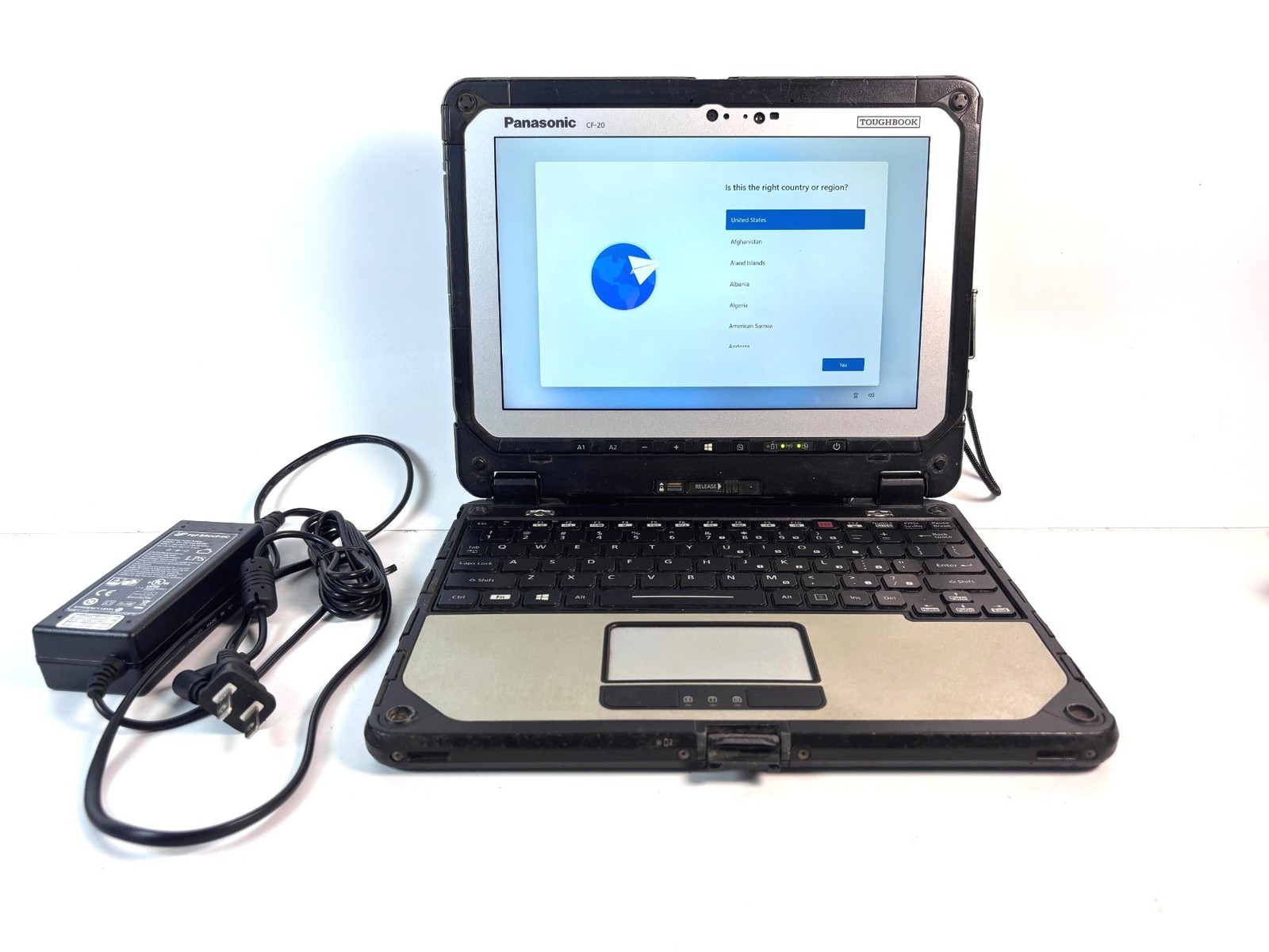 Panasonic CF-20 Toughbook - 13" FHD, 1.60GHz i5, 8GB RAM, 1TB SSD