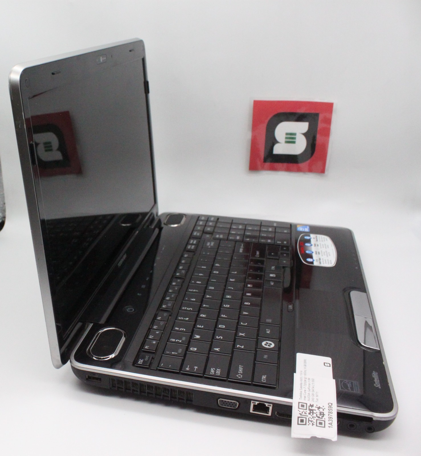 Toshiba Satellite A505 i7-720QM @ 1.6GHz 8GB DDR3 RAM 240GB SSD No OS