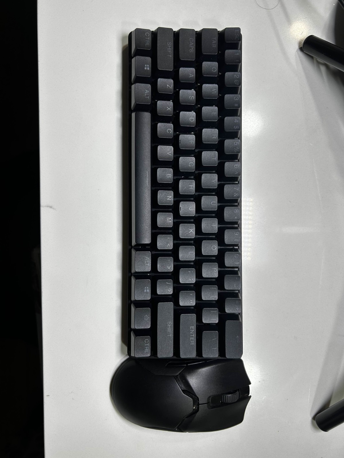 Apex 9 Mini Gaming Keyboard, Razer Viper Ultimate Gaming Mouse And Fifine k658