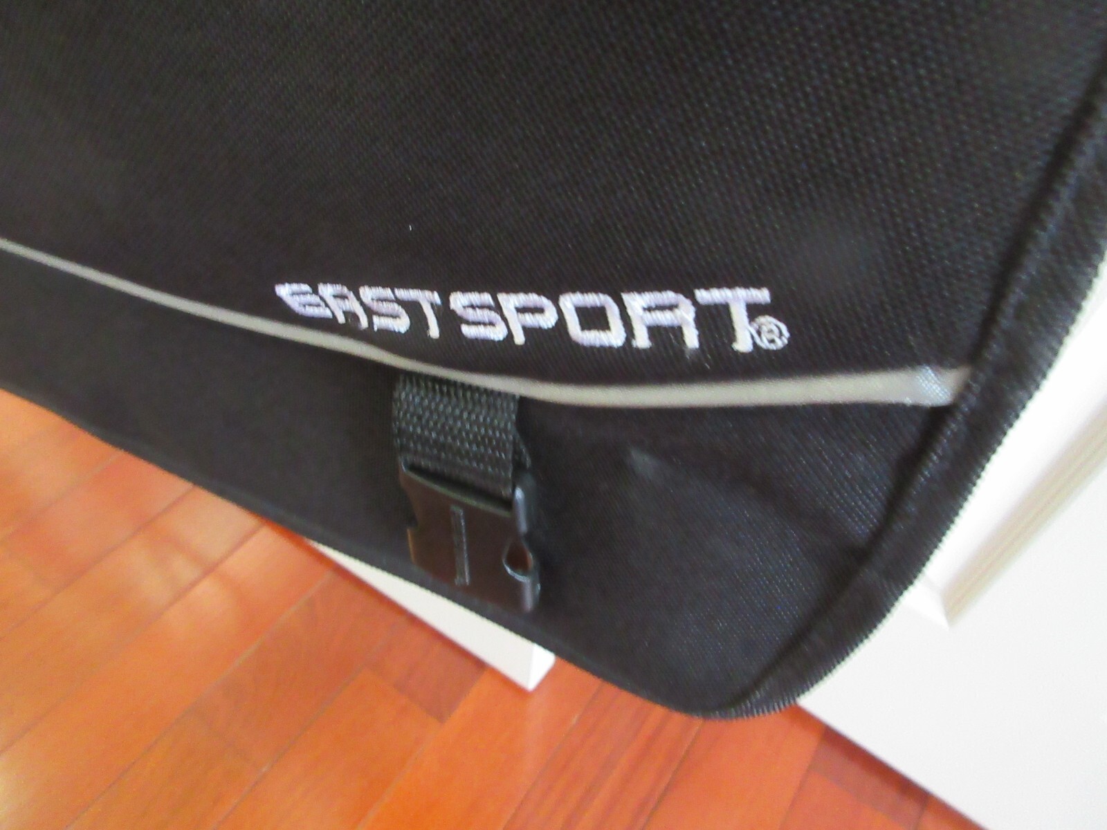 Eastsport Computer Carry Bag , 19"X14"X4" , Expandable , Messanger/Shoulder Tote